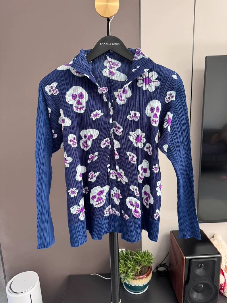 Issey Miyake Issey Miyake size:4 Blue vintage skull flower cardigan Size S / US 4 / IT 40 - 1 Thumbnail