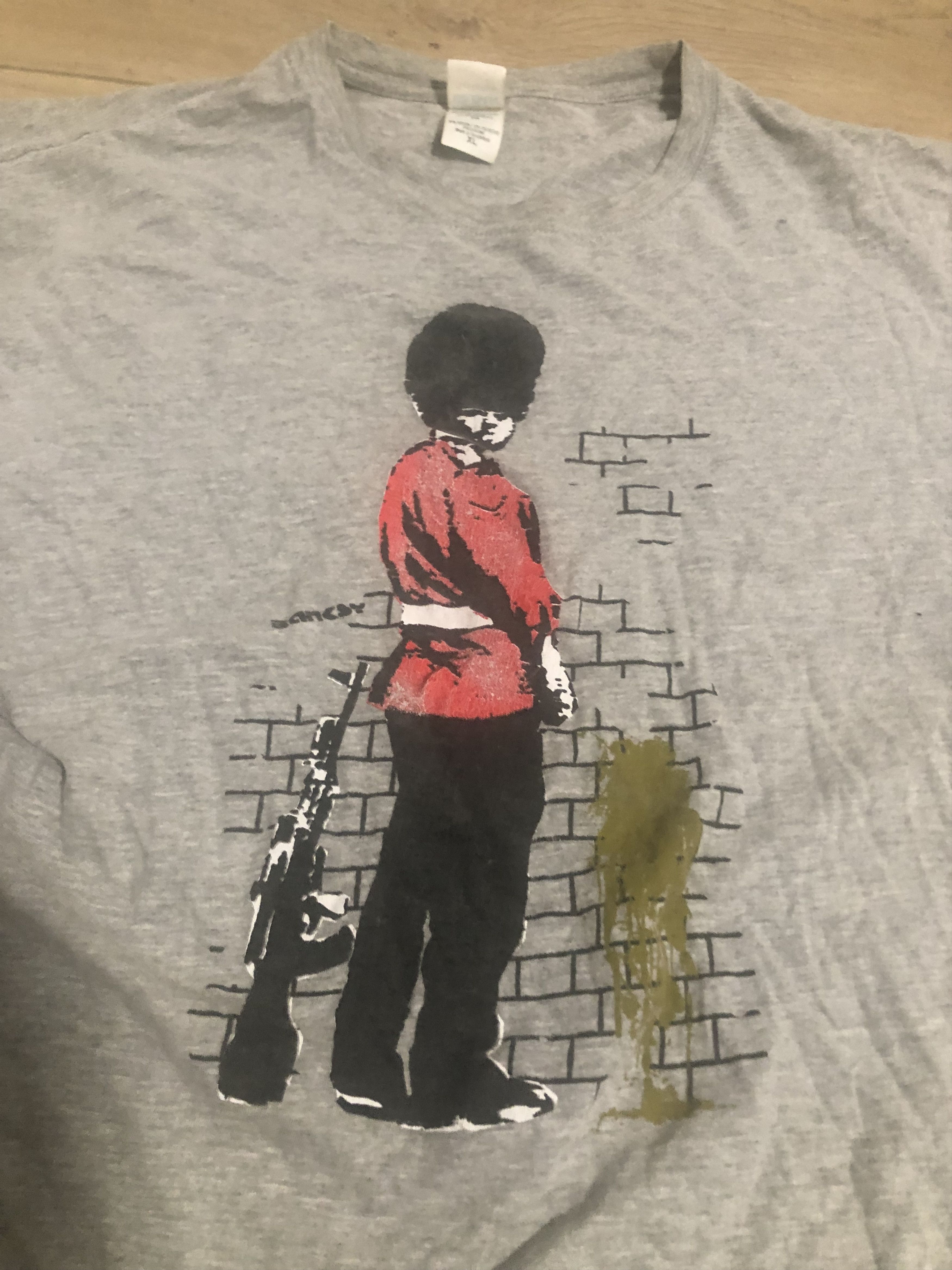 Other BANKSY Vintage RARE “Pissing Guard” T Shirt from early 2000s Size US XL / EU 56 / 4 - 1 Thumbnail