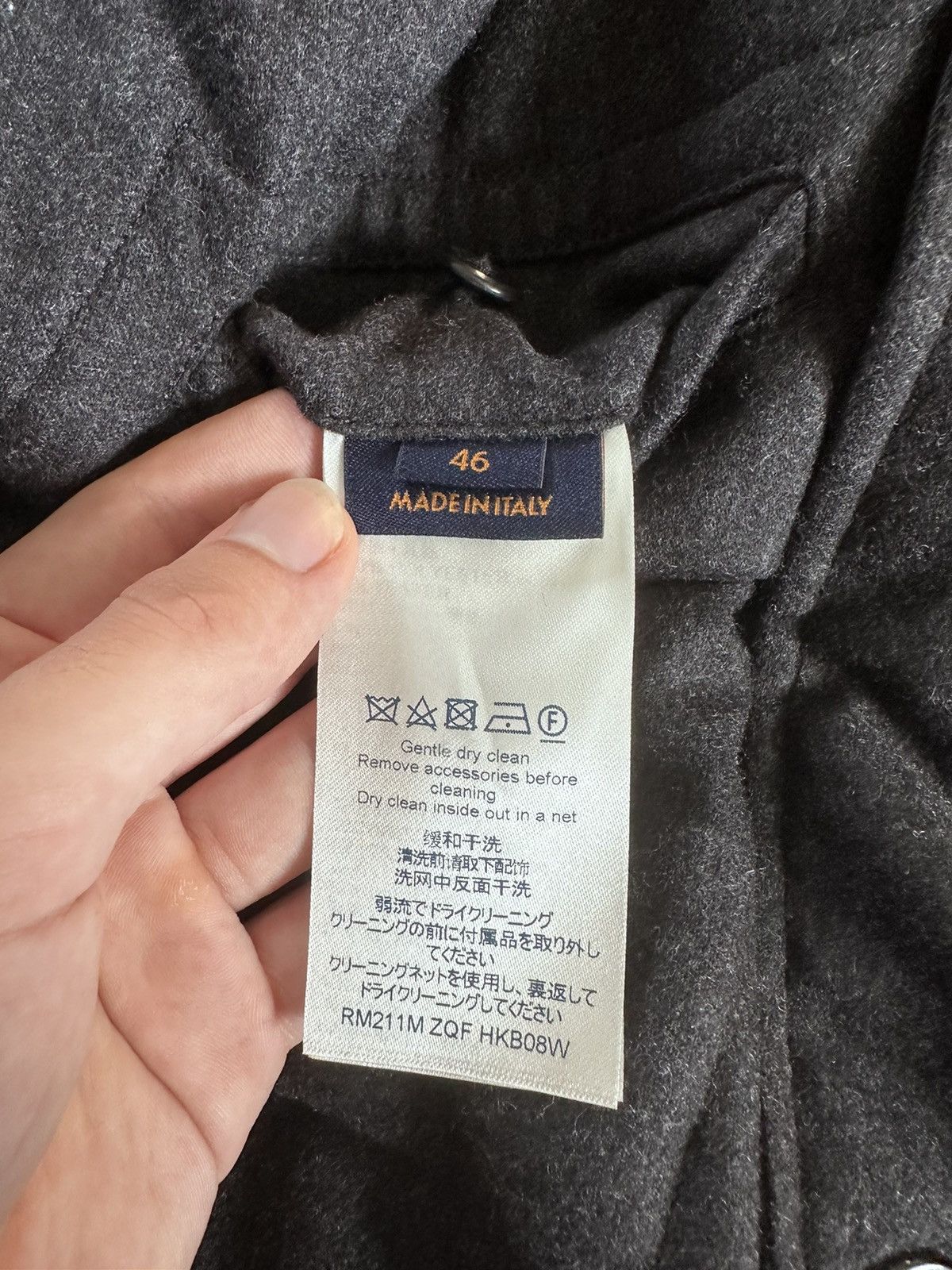 Louis Vuitton louis vuitton reversible monogram rain blouson jacket black Size US S / EU 44-46 / 1 - 11 Thumbnail