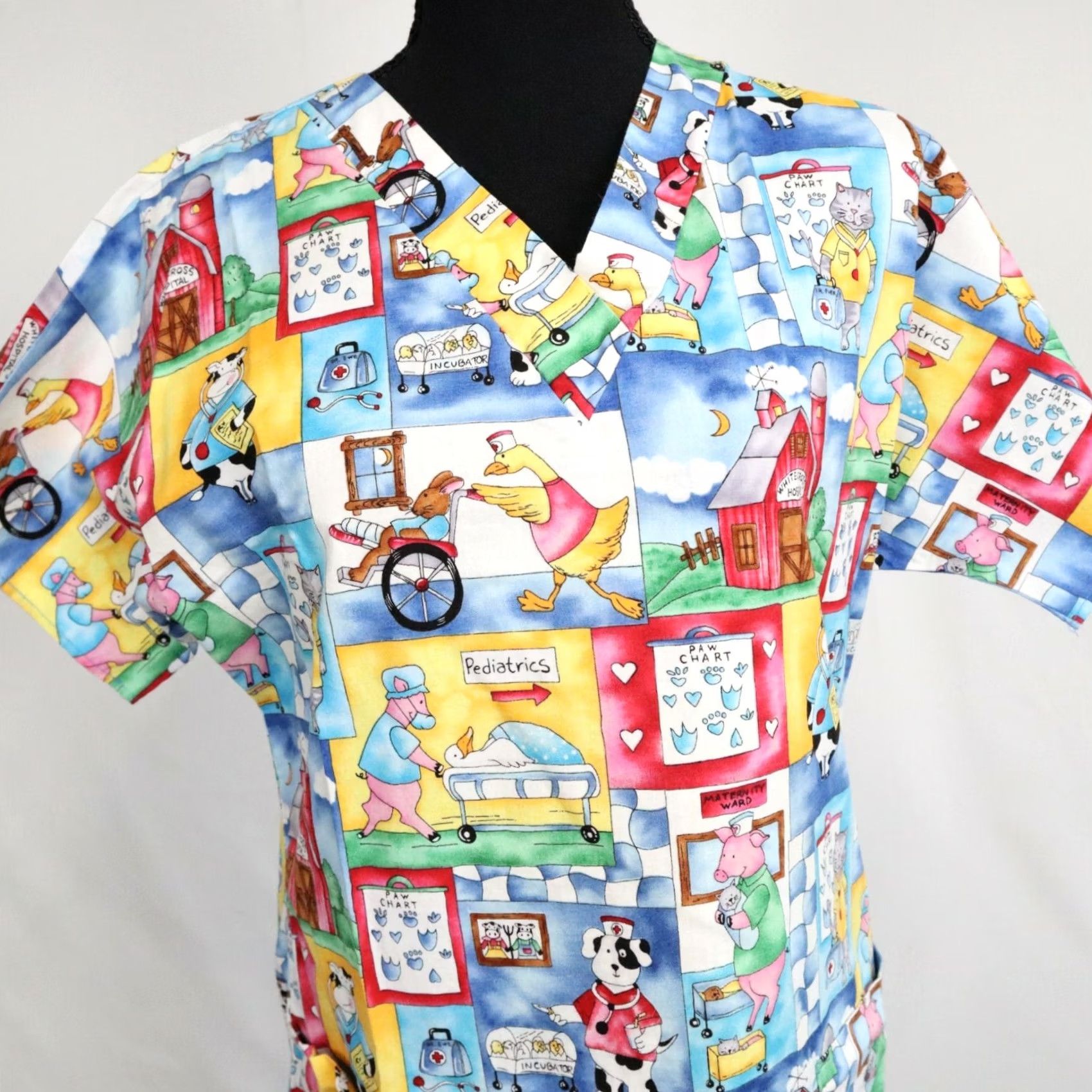 Vintage White Cross Medical Uniform Scrub Top Womens Small Animal Print Short Sleeve Size S / US 4 / IT 40 - 5 Thumbnail