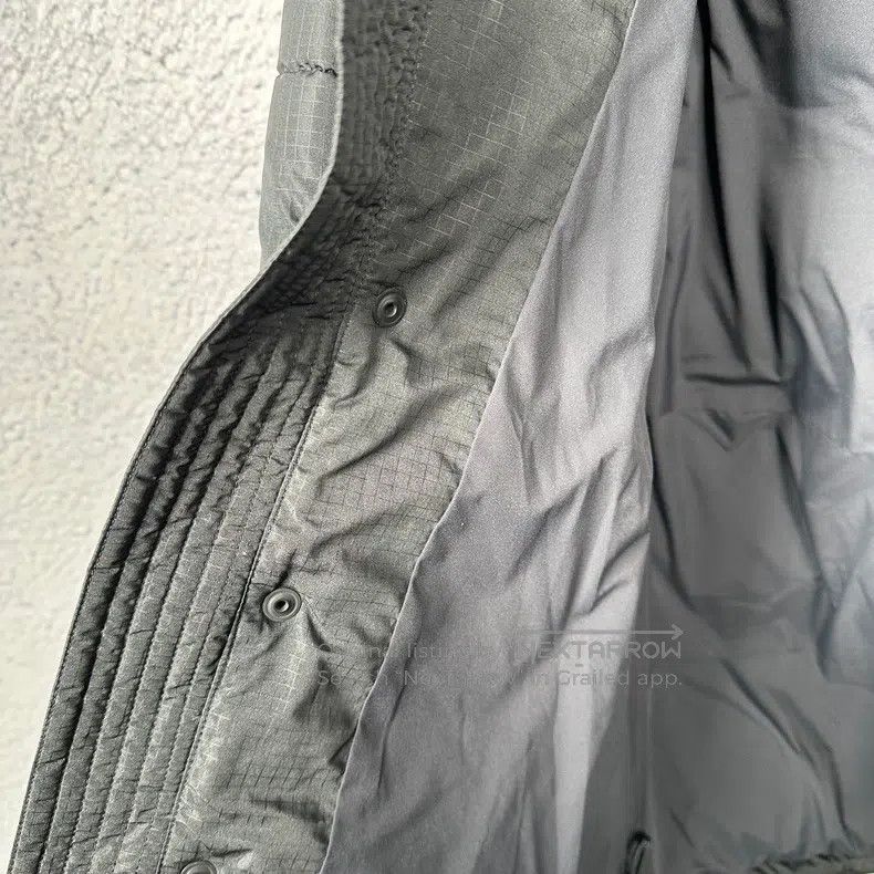 Balenciaga Balenciaga Black classic turtleback hidden hood down coat Size US S / EU 44-46 / 1 - 3 Thumbnail