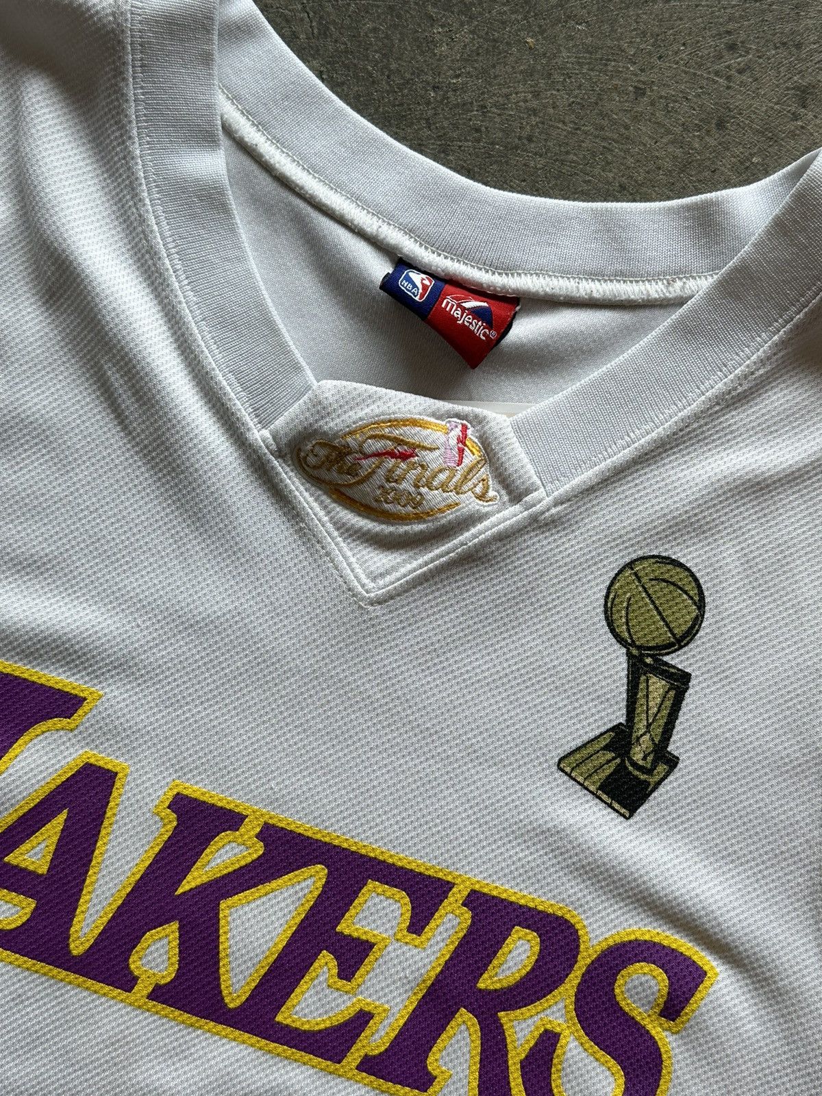 NBA White and gold 2009 NBA Finals Lakers Ariza jersey Size US L / EU 52-54 / 3 - 4 Thumbnail