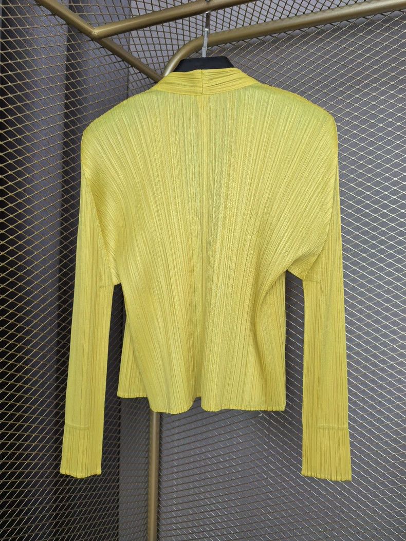 Issey Miyake Issey Miyake size:3 Yellow pleated cardigan coat Size M / US 6-8 / IT 42-44 - 2 Thumbnail