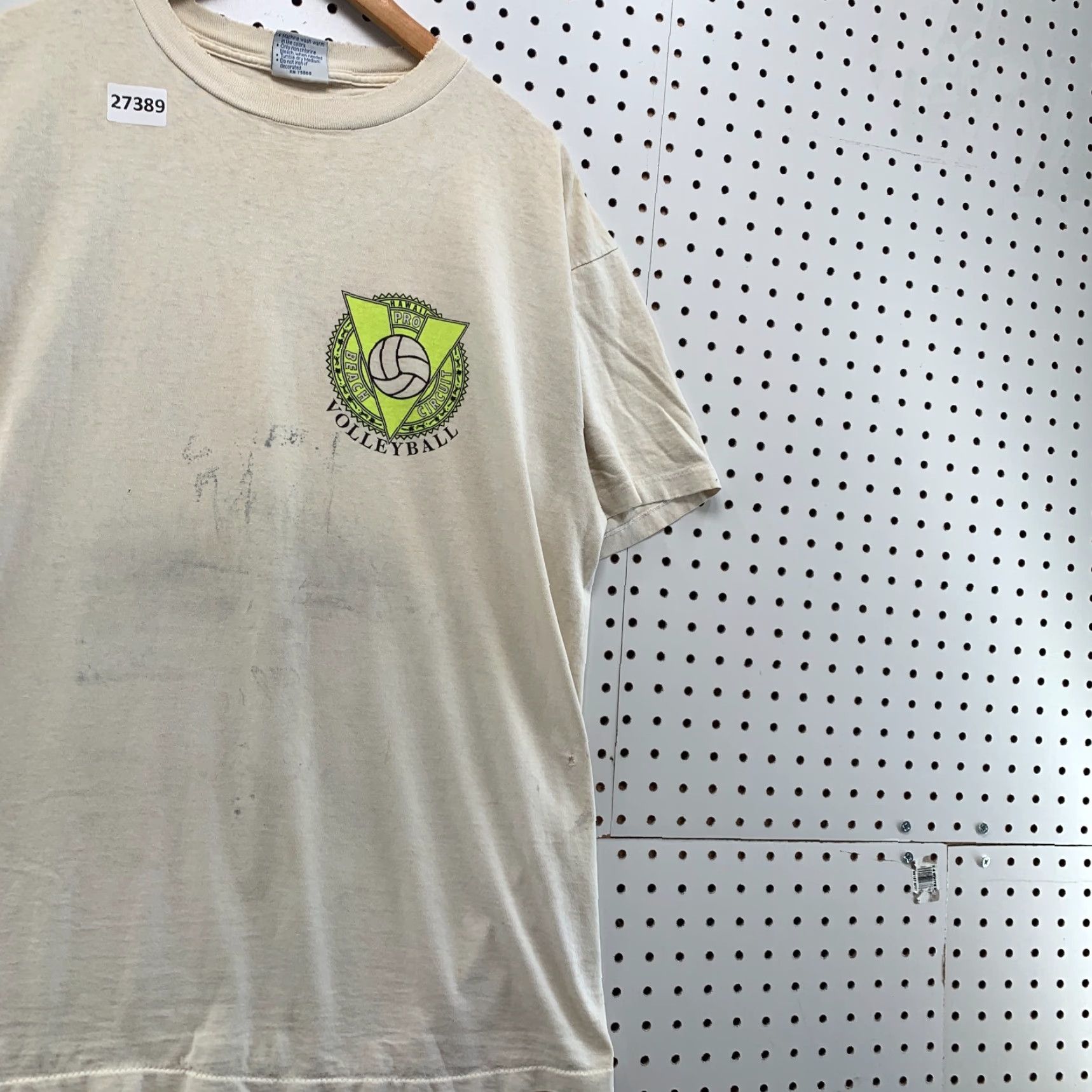 Vintage VTG Hawaii Pro Beach Circuit Volleyball Shirt XL Beige Unisex Adults 90s All Sport Crew Neck Short Sleeve Vintage T-Shirt Men Women 90s Theme Size US XL / EU 56 / 4 - 5 Thumbnail