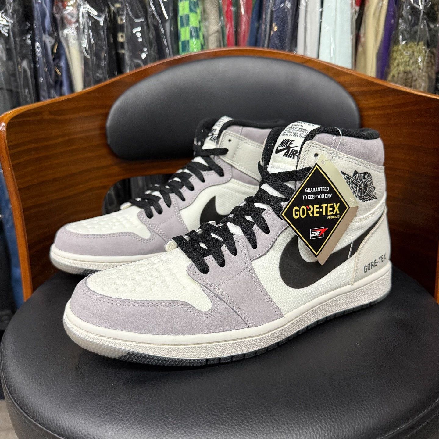 Nike Nike AJ1 White Hitop Sneakers 9.5 Men Size US 9.5 / EU 42-43 - 1 Thumbnail