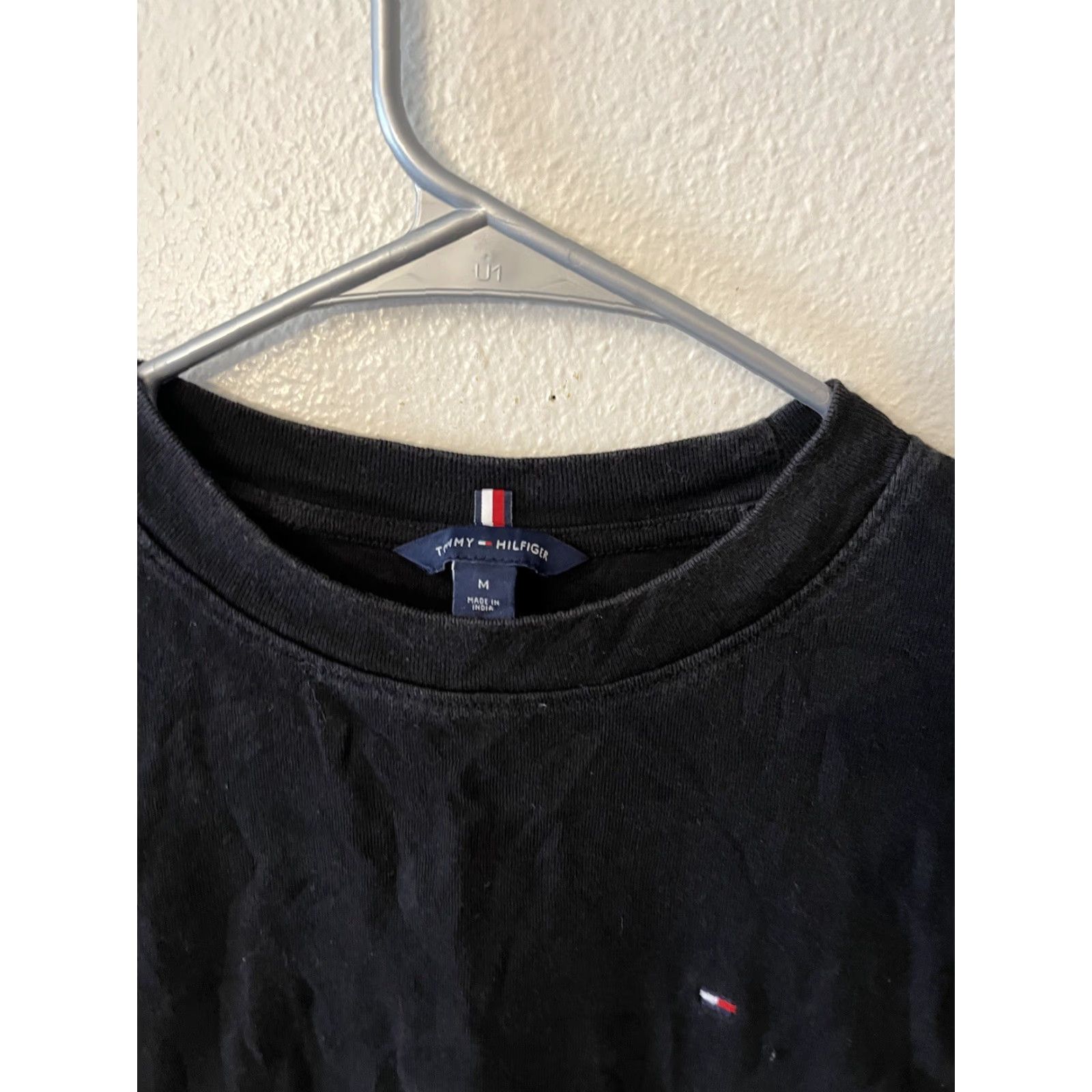 Tommy Hilfiger Tommy Hilfiger T Shirt Medium Black Solid Long Sleeve Round Neck Tee Womens Size M / US 6-8 / IT 42-44 - 2 Thumbnail