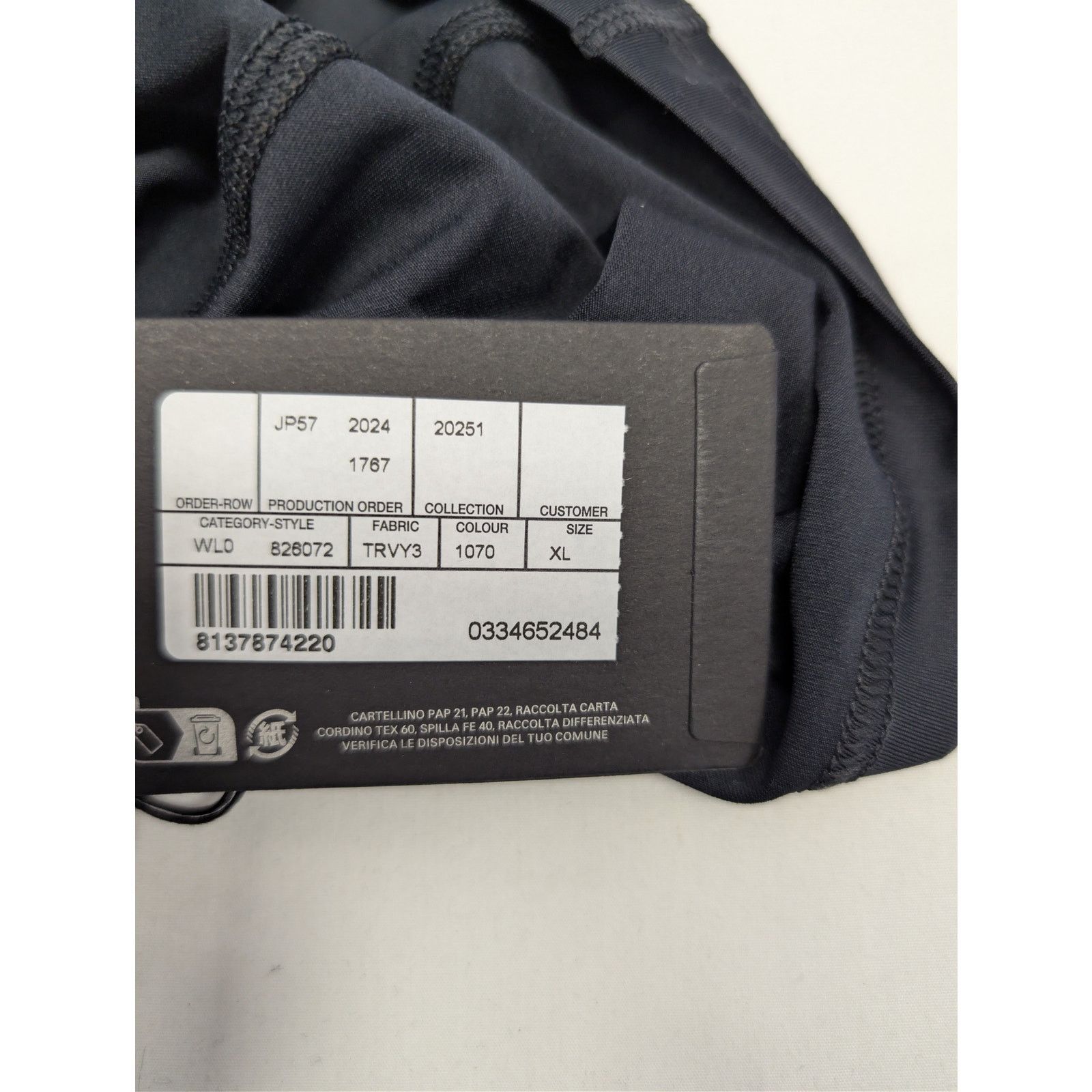 Balenciaga × Under Armour o1rshd1 Light Spandex UA Zip up Jacket in Black/White Size US XL / EU 56 / 4 - 20 Thumbnail