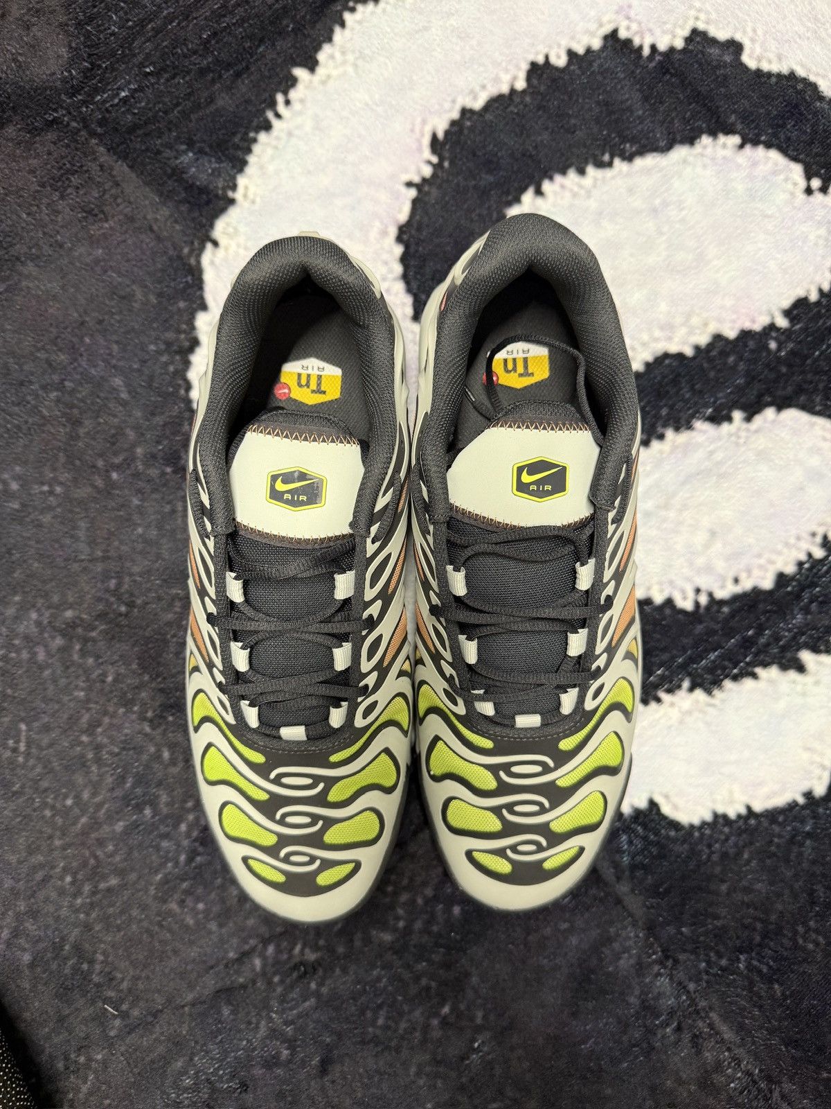 Nike Nike Air Max Plus Drift Light Silver Volt Size US 10 / EU 43 - 7 Thumbnail