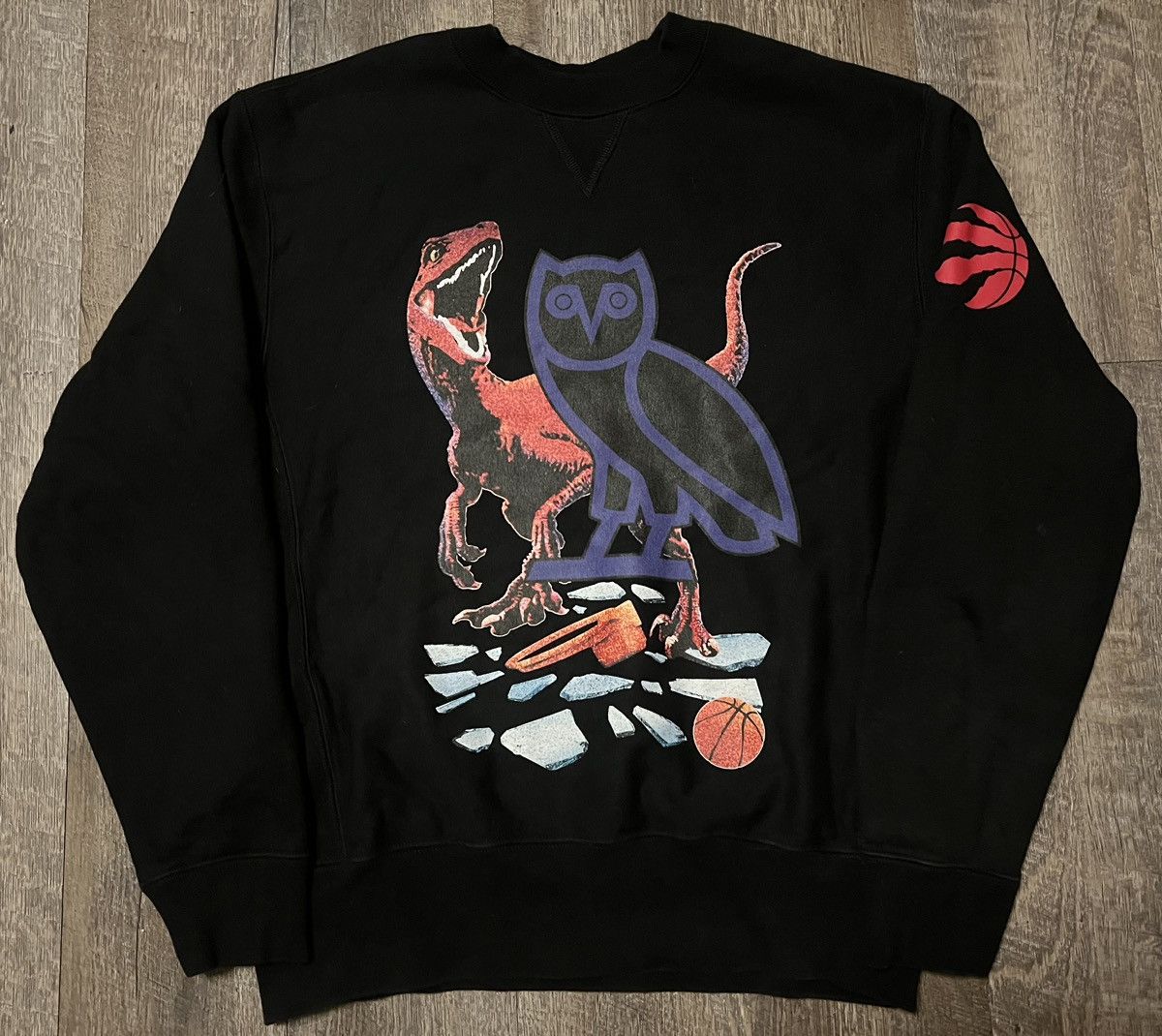October's Very Own OVO Octobers Very Own x JURASSIC PARK CREWNECK Sweater sz M Size US M / EU 48-50 / 2 - 1 Thumbnail