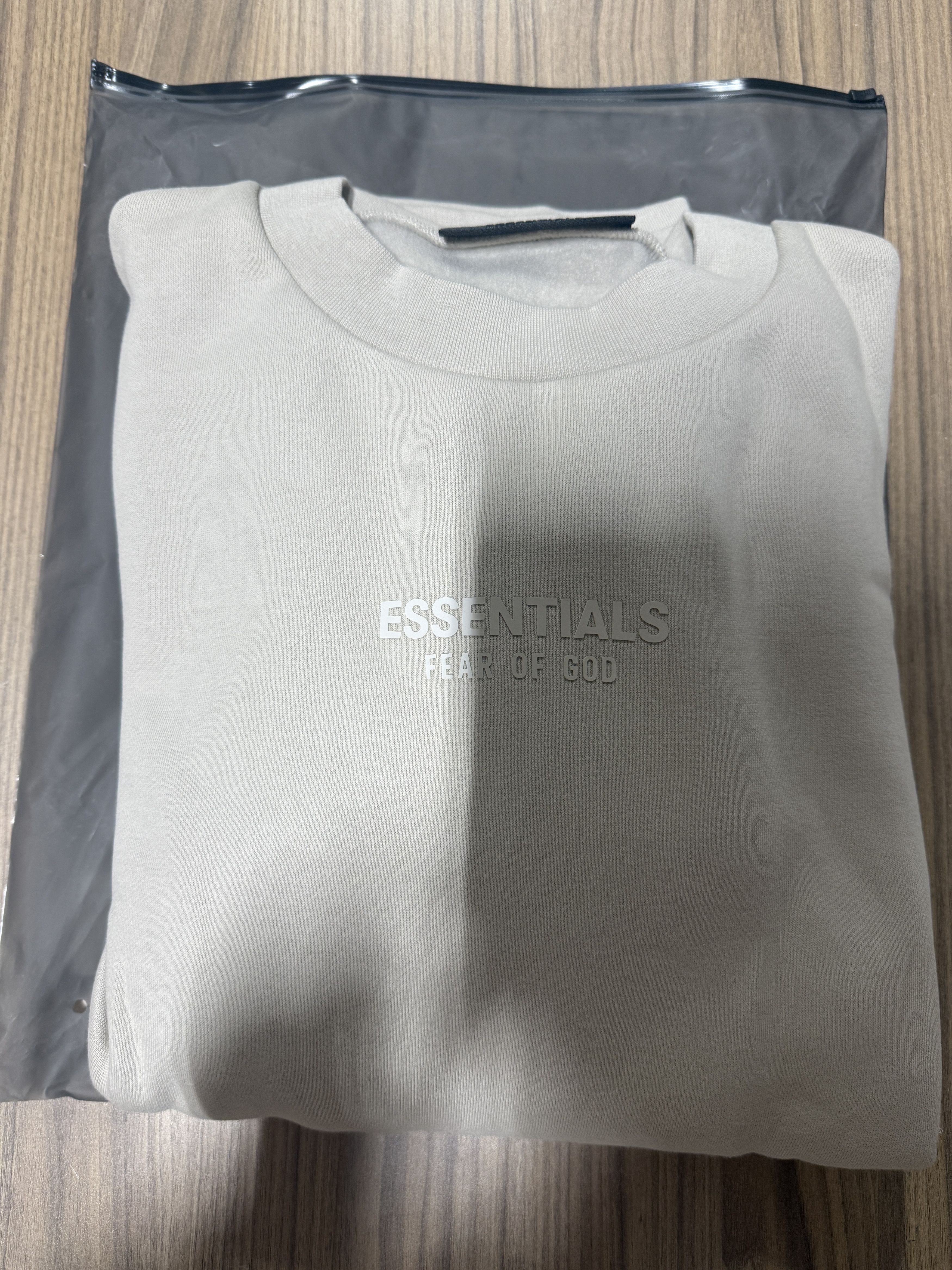Essentials × Fear of God 🔥Fear of God Essentials Crewneck Silver Cloud Sz (L) Size US L / EU 52-54 / 3 - 5 Thumbnail