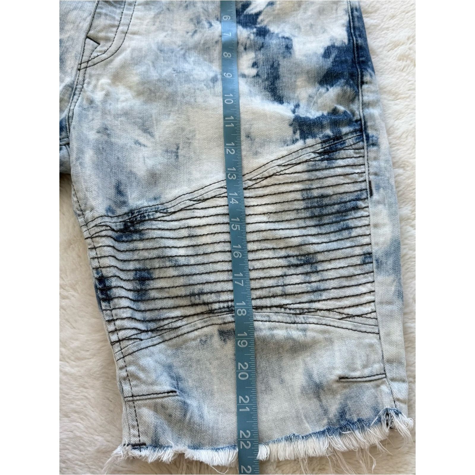 True Religion True Religion men’s cotton tie dye jeans shorts size 38W Size US 38 / EU 54 - 6 Thumbnail