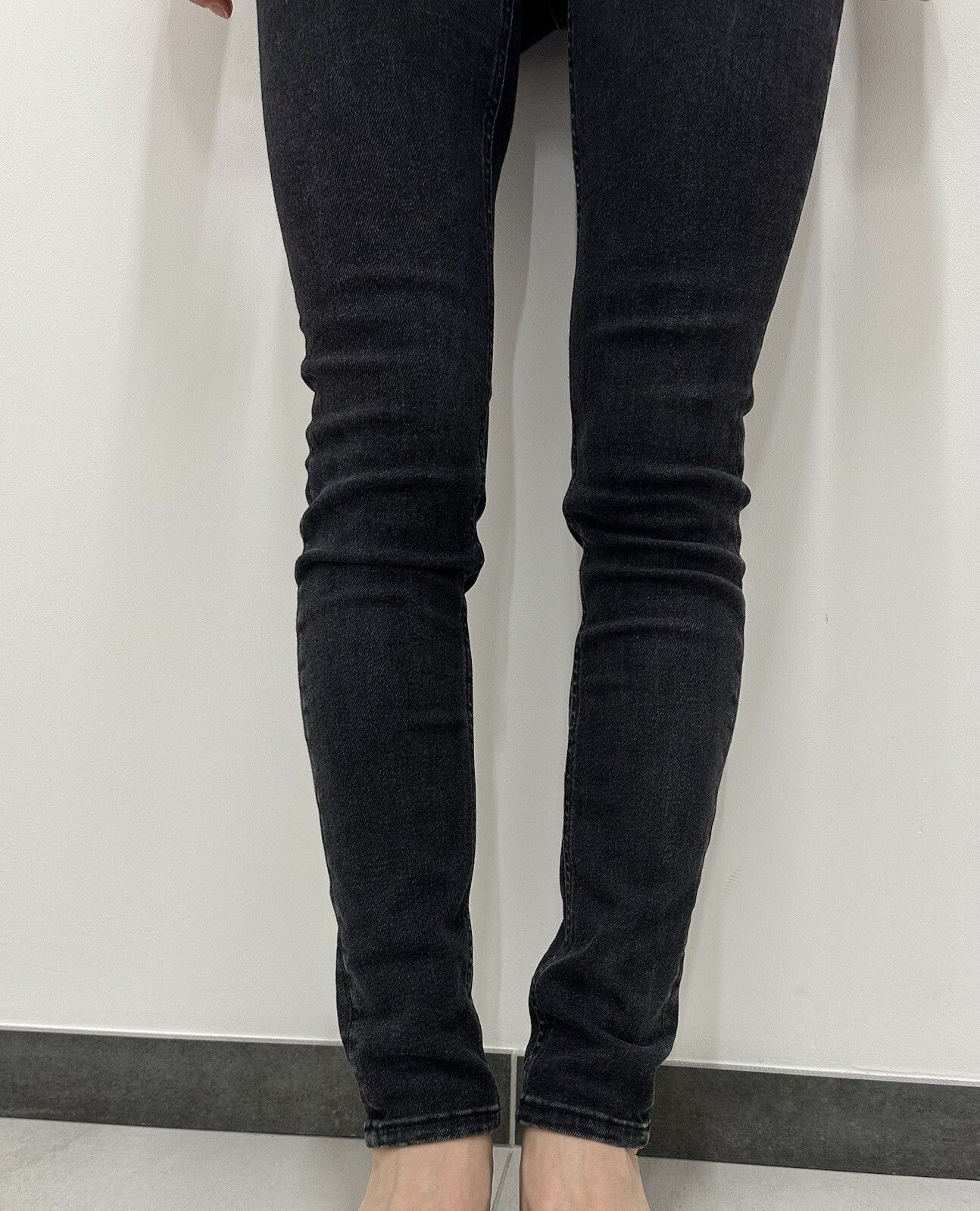 Acne Studios Acne Studios Womens Skinny Peg Used Black Jeans Size 24x32 Size 24" / US 00 / IT 34 - 4 Thumbnail