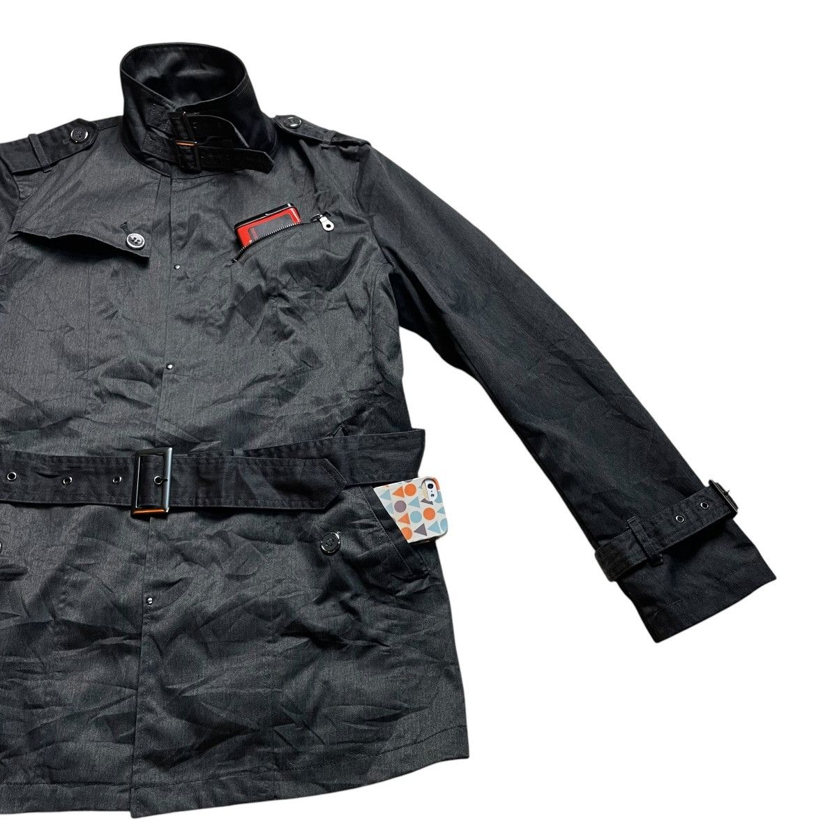 If Six Was Nine × Japanese Brand × Le Grande Bleu (L.G.B.) 🇯🇵 MEN'S BATSU BONDAGE BELTED PUNK GOTHIC MULTIPOCKET JACKET Size US L / EU 52-54 / 3 - 5 Thumbnail