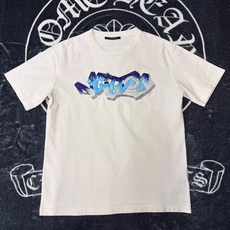 Louis Vuitton Mountain Logo 3D Embroidered Short Sleeve Tee Q10 Size US L / EU 52-54 / 3 - 1 Thumbnail