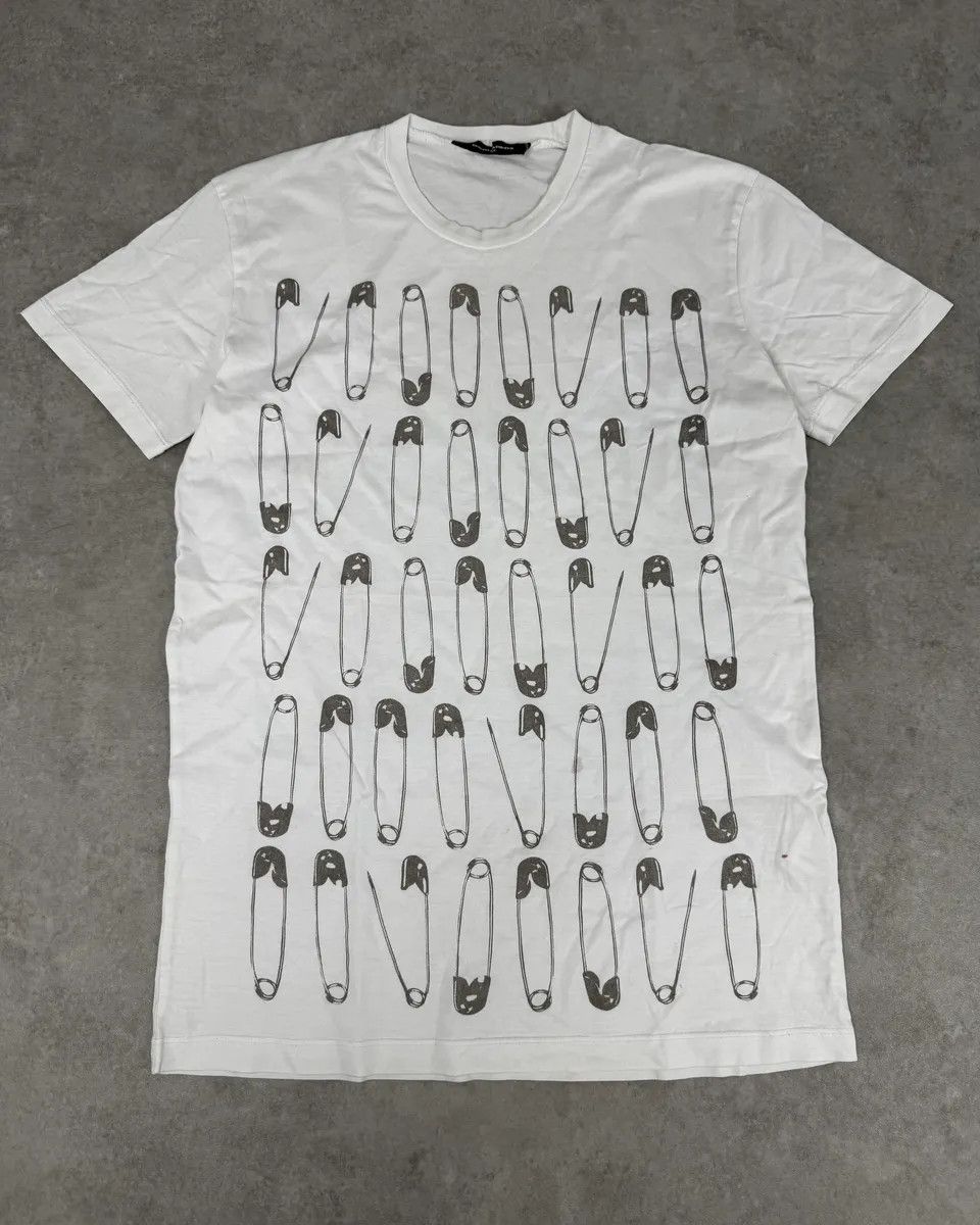 Dsquared2 2010s Dsquared2 White Safety Pin T-Shirt Size US S / EU 44-46 / 1 - 1 Thumbnail