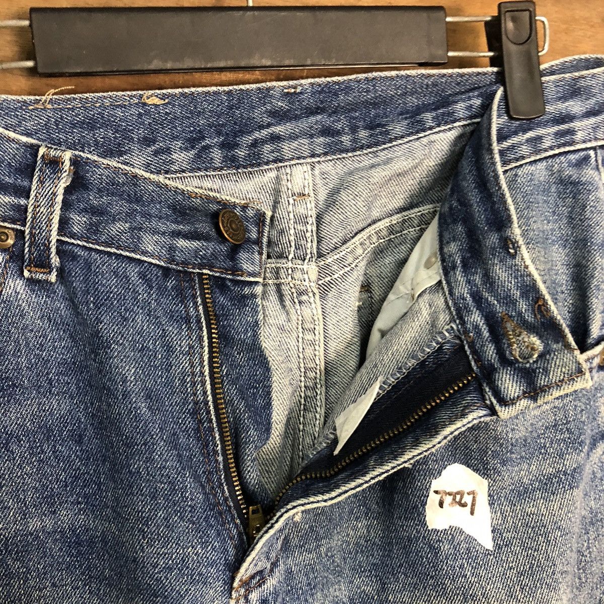 Lee Lee Blue Distressed Denim jeans vintage Pants #7327 Size US 28 / EU 44 - 12 Thumbnail