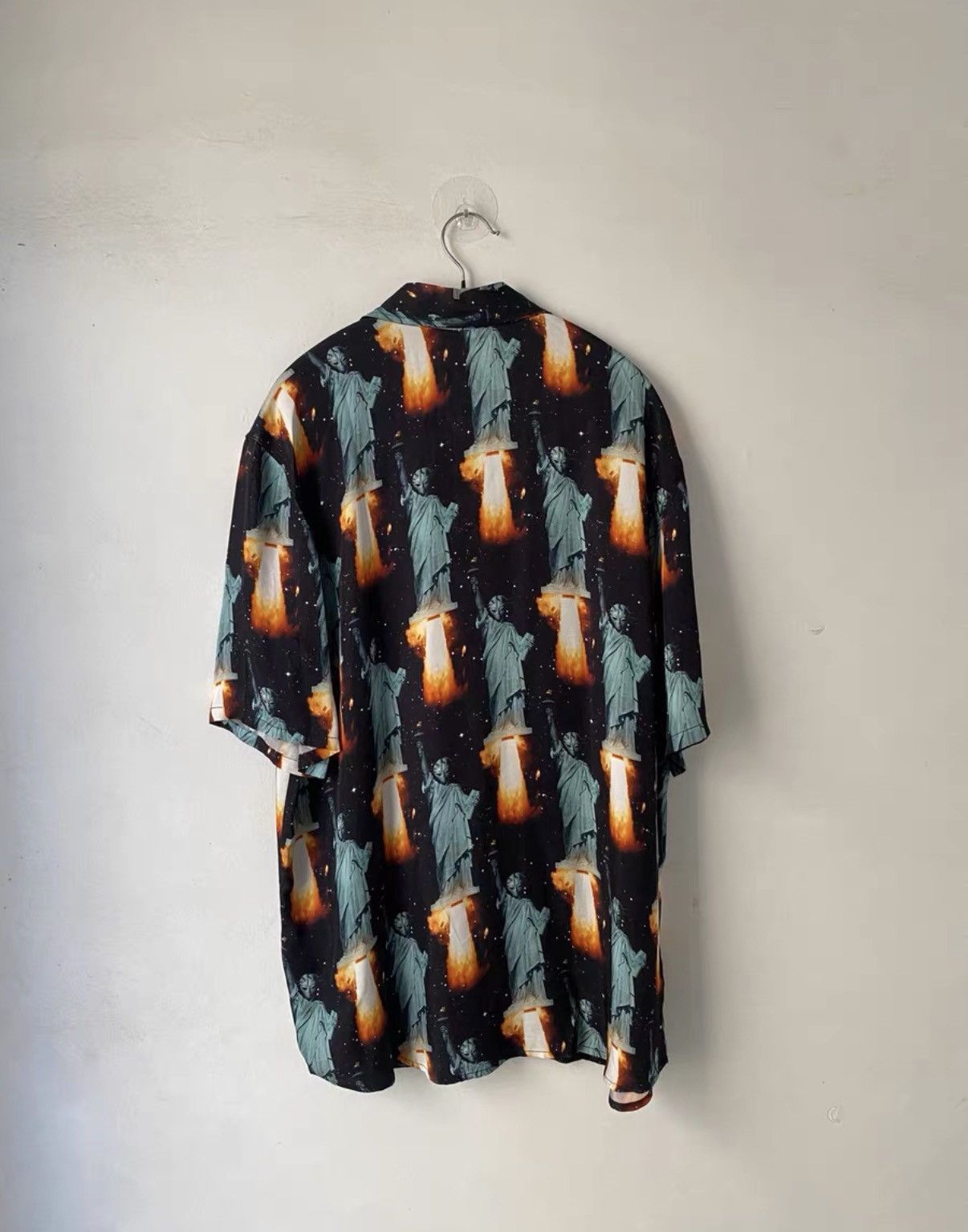 SSS World Corp SSS WORLD CORP. Statue of Liberty & Alien Hawaiian Shirt K7 Size US M / EU 48-50 / 2 - 2 Thumbnail