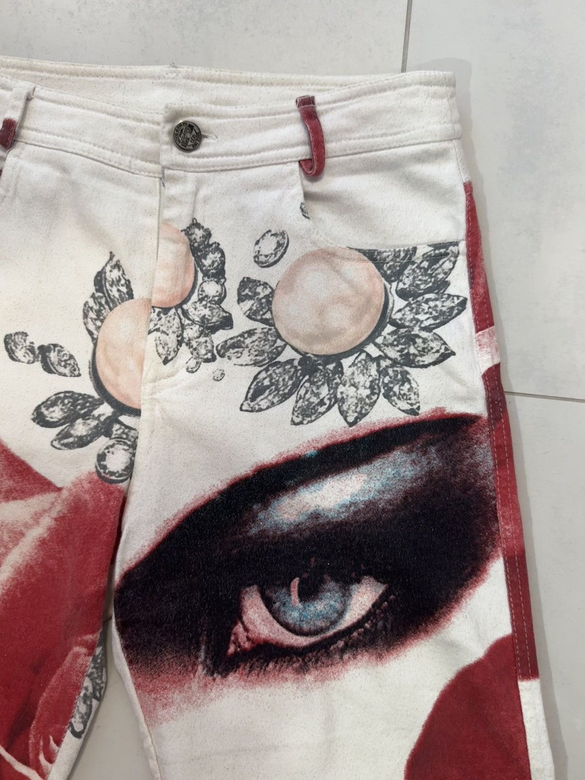 Alexander McQueen Alexander McQueen 90s Vintage Face Print Jeans Size 28" / US 6 / IT 42 - 4 Thumbnail