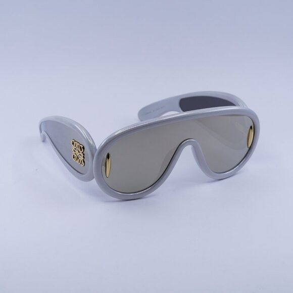 Loewe Loewe LW40108I 24C Sunglasses Light Grey/Gold Shield Frame Size ONE SIZE - 4 Thumbnail