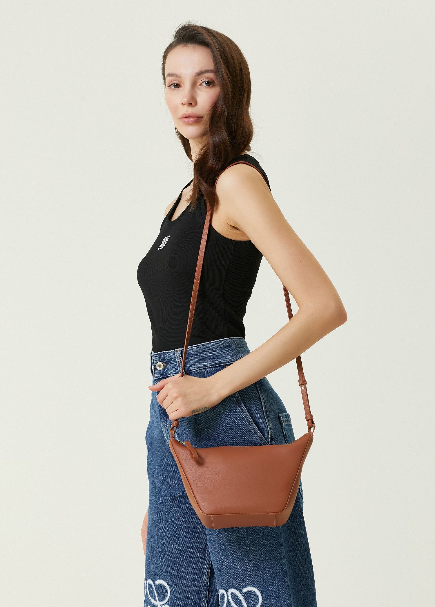 Loewe LOEWE Mini Hammock brown leather hobo shoulder bag Size ONE SIZE - 2 Thumbnail