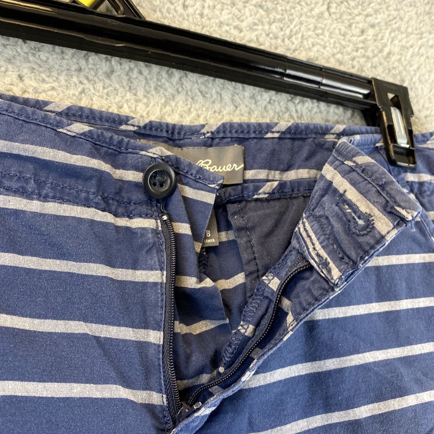 Eddie Bauer Eddie Bauer Ripstop Shorts Womens Size 8 Blue Stripes/ 53-43 Gray Chino Regular Size 8 Womens Blue Stripes Eddie Bauer Ripstop Shorts 53-43 Size 30" / US 8 / IT 44 - 4 Thumbnail