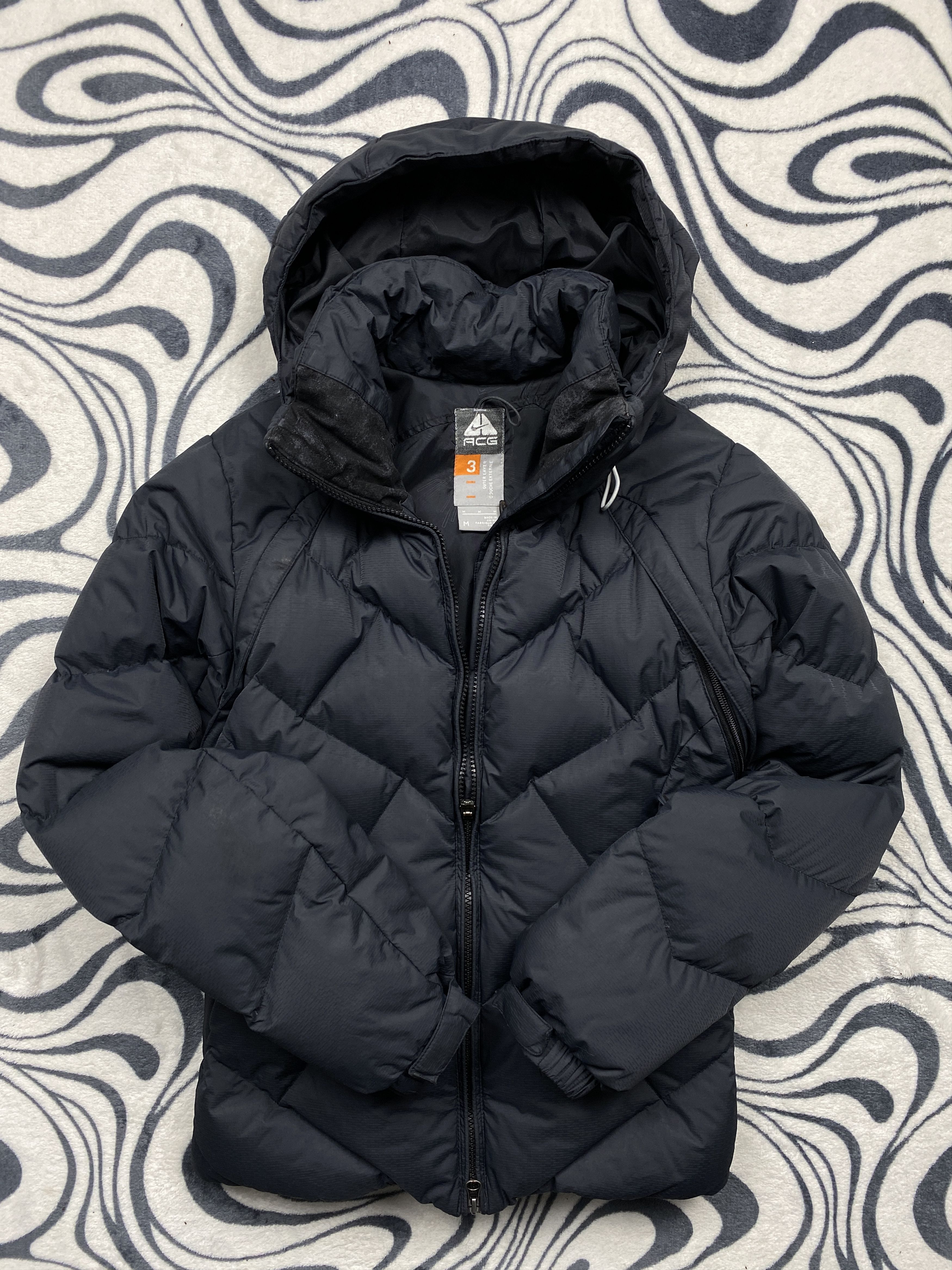 Nike ACG Nike ACG Vintage Ladies Down Jacket Size M / US 6-8 / IT 42-44 - 1 Thumbnail