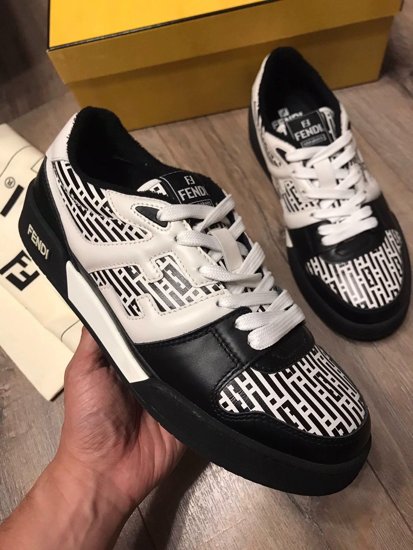 Fendi Fendi Leather Sneakers 42/43 Panda & Macarons Colorway Size US 9 / EU 42 - 2 Thumbnail
