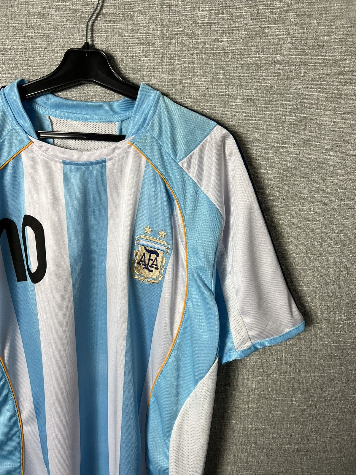 Vintage 🇦🇷 Argentina Logo Football Retro Jersey #10 Diego Maradona Size US L / EU 52-54 / 3 - 4 Thumbnail