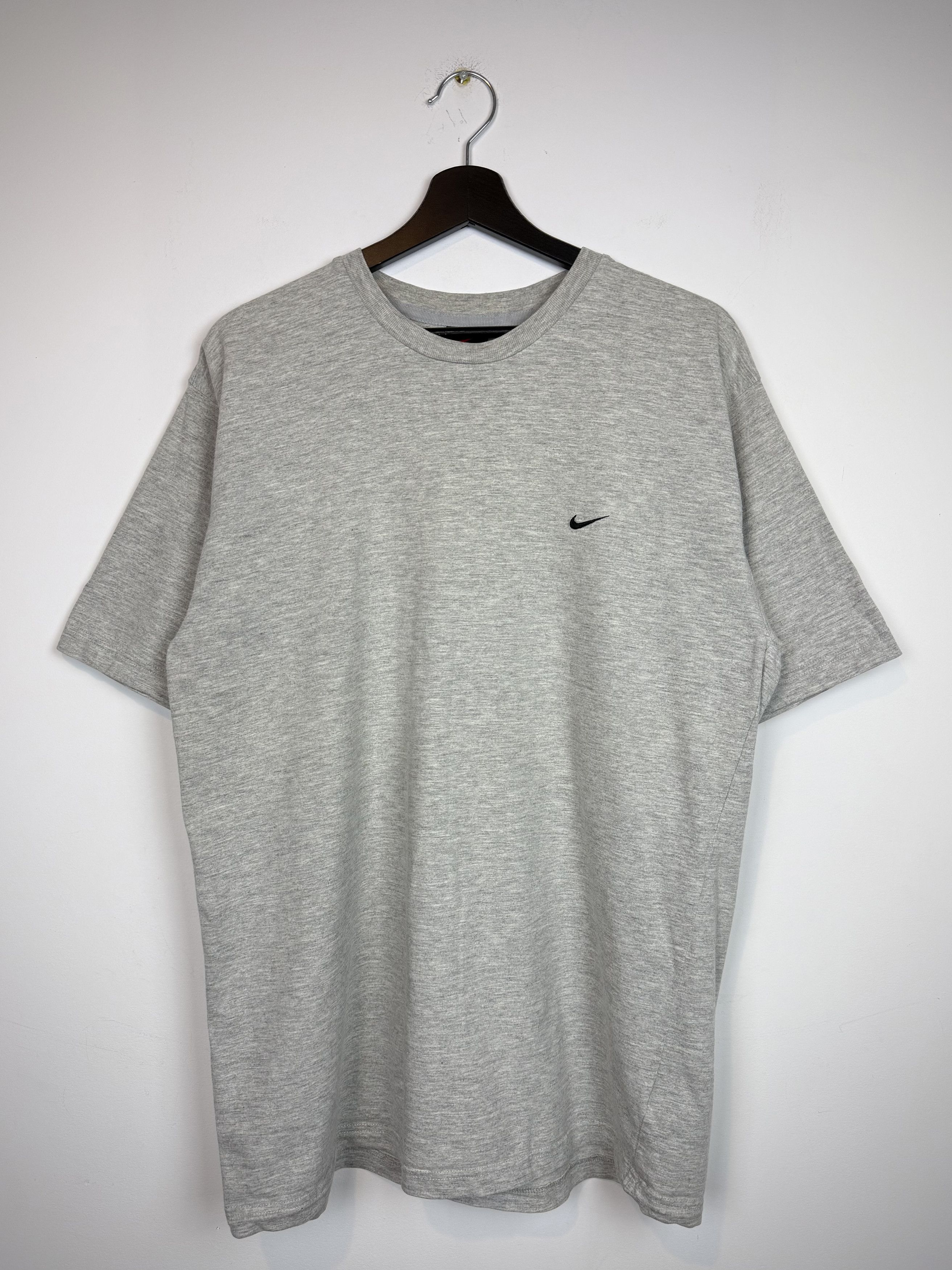 Nike Vintage 90s Nike Swoosh Logo T-shirt Grey Size XL Size US XL / EU 56 / 4 - 2 Thumbnail