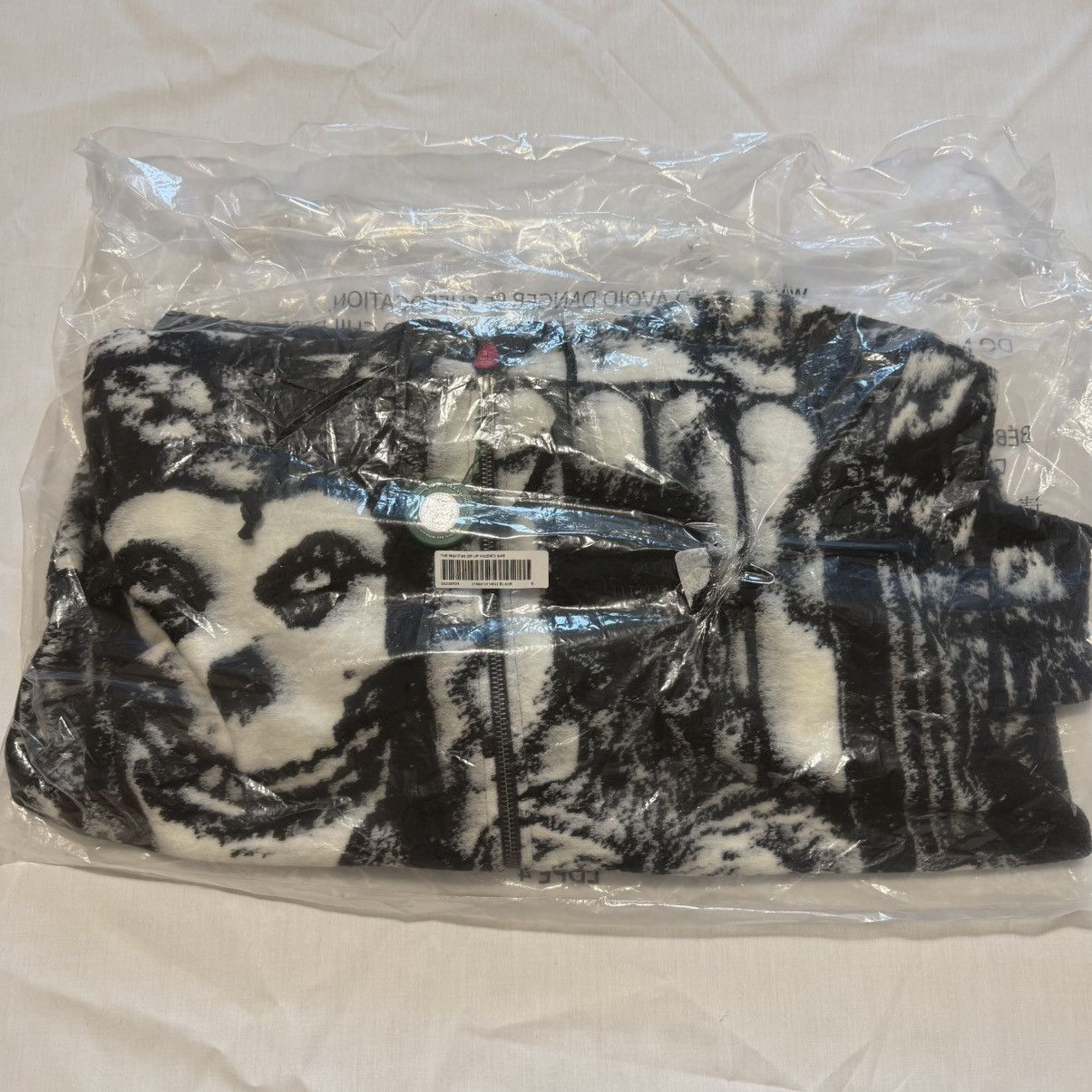 Misfits × Supreme Supreme x Misfits Zip Sweater Brand New SS26 Size US S / EU 44-46 / 1 - 9 Thumbnail