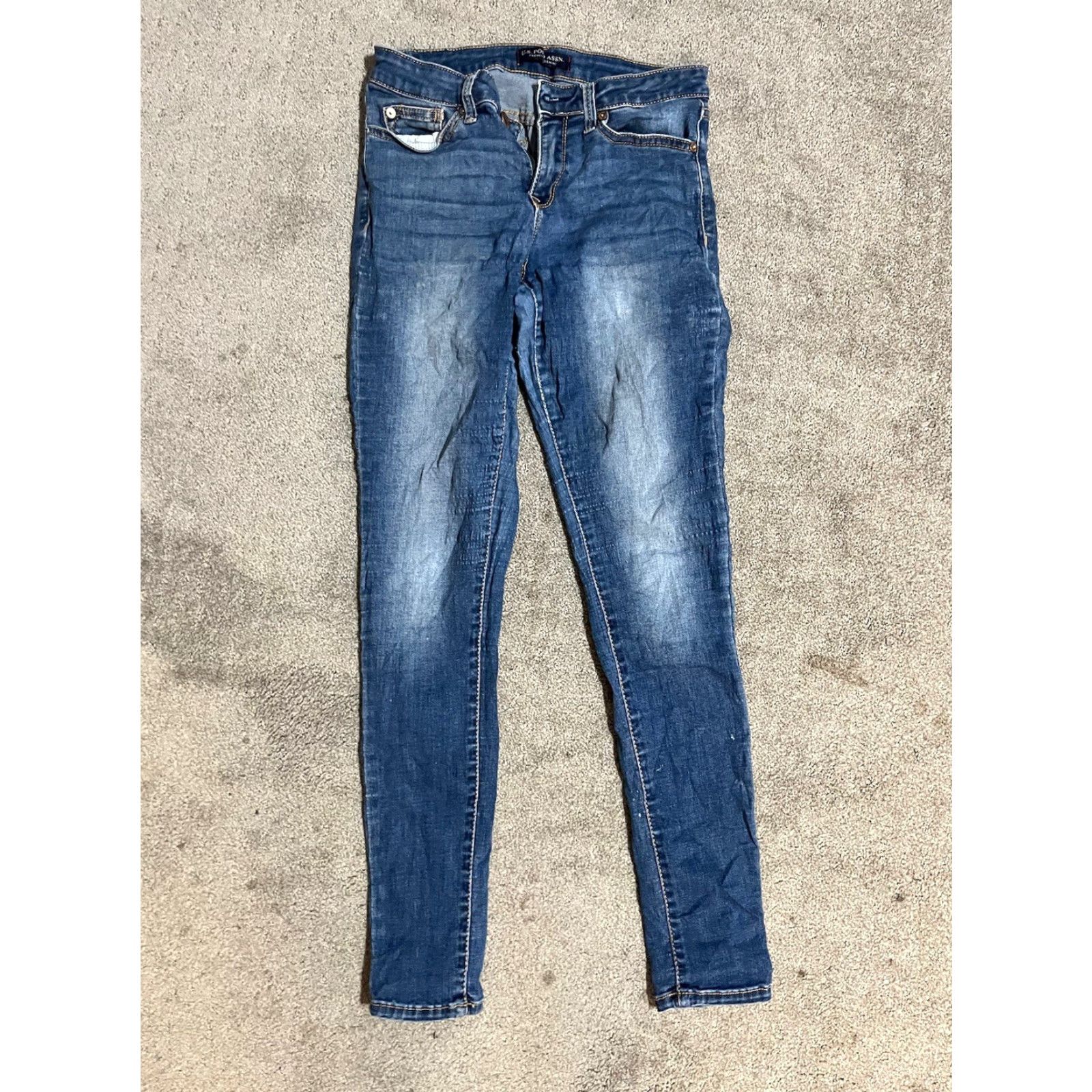 Vintage US Polo Assn Jeans Women Size 4 Regular Skinny Dark Wash Denim 5-Pocket Logo Zipper Button Belt Loops Jegging 90s City USA Classic Distressed Blue Size 27" / US 4 / IT 40 - 3 Thumbnail