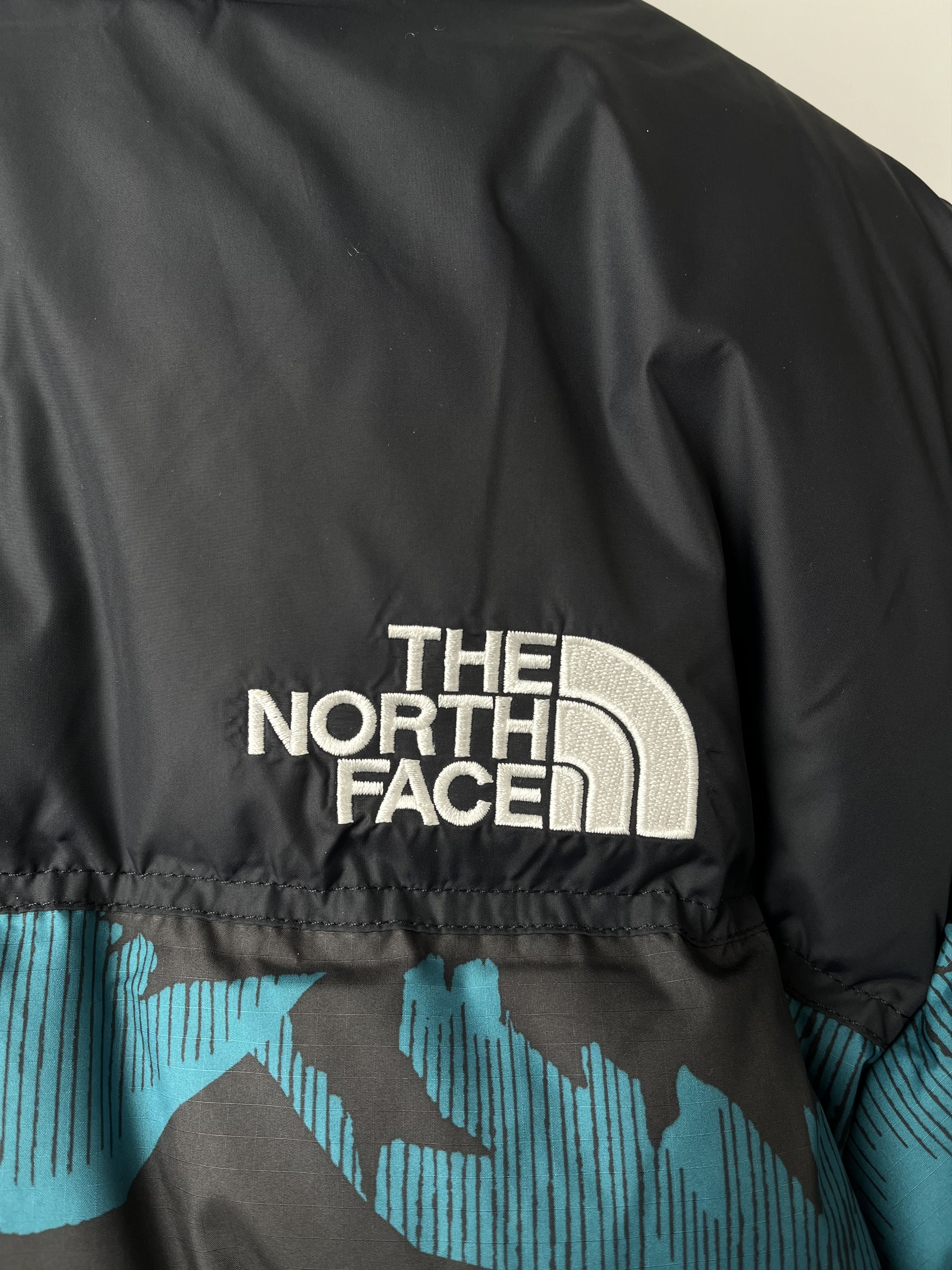The North Face Down Jacket The North Face Printed 1996 Retro Nuptse Size US L / EU 52-54 / 3 - 3 Thumbnail