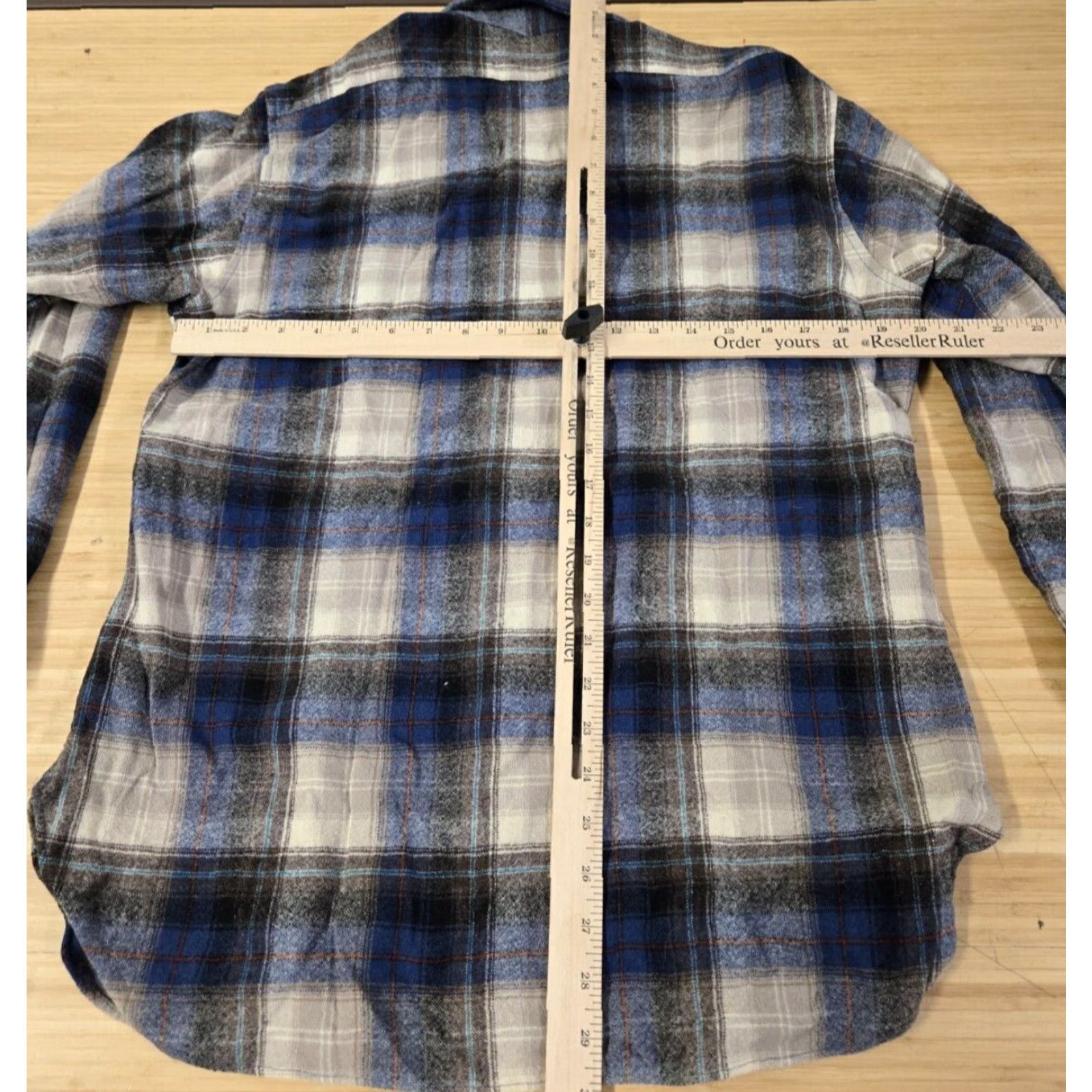Pendleton VINTAGE Pendleton Men Button-Up Shirt L Blue Plaid 100% Virgin Wool USA Button-Down Collared Long Sleeve Regular Fit Crew? Size US L / EU 52-54 / 3 - 6 Thumbnail