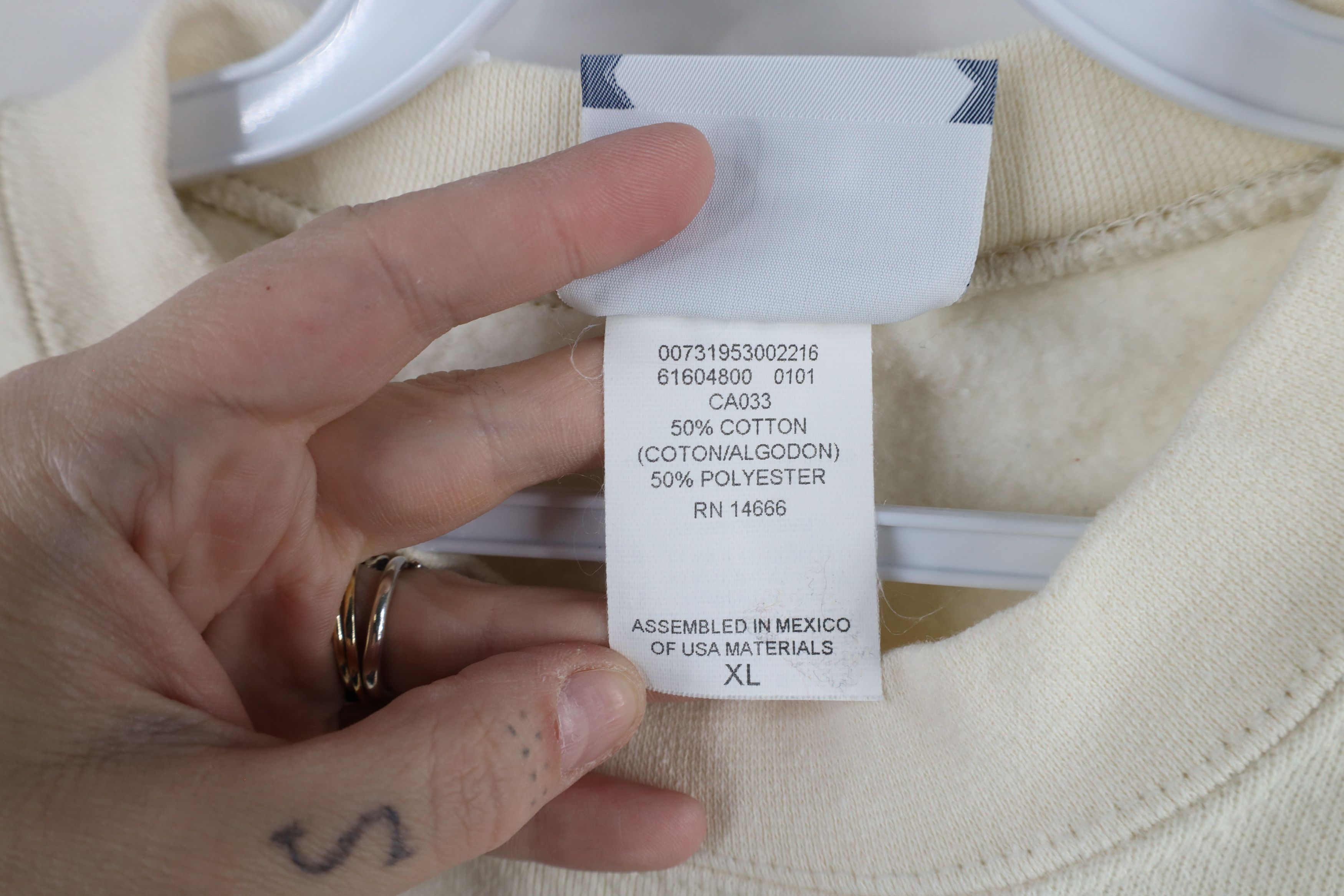 Vintage Vintage 90s Toledo Animal Shelter Crewneck Sweatshirt Cream Size US XL / EU 56 / 4 - 7 Thumbnail