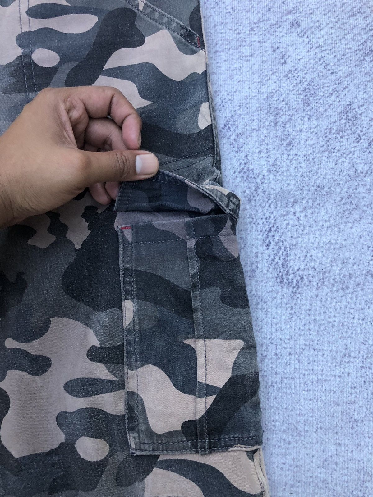 Designer × Japanese Brand Stretch Waist Multipocket Cargo Pants Military Pattern Size US 26 / EU 42 - 6 Thumbnail