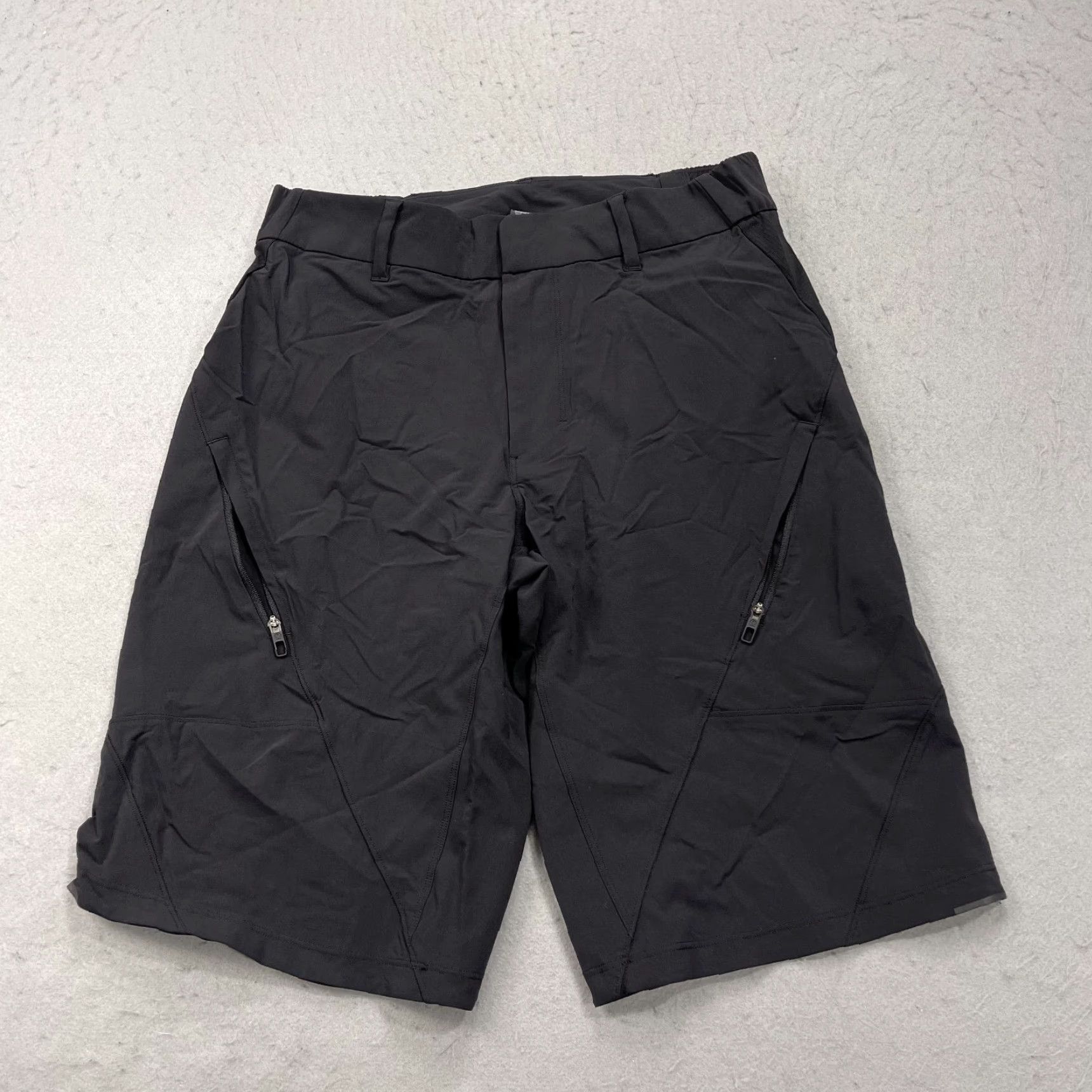 Lululemon Lululemon Shorts Mens 30 Black Mountain Side Outdoor Hiking Activewear Pockets Size US 30 / EU 46 - 2 Thumbnail
