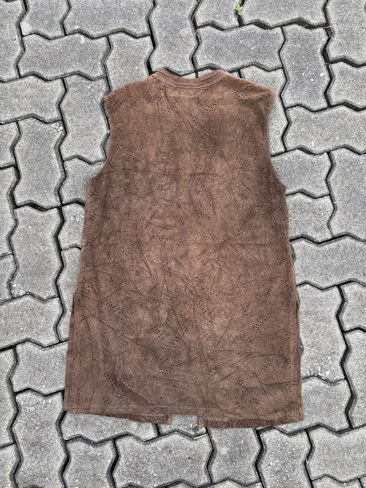 Japanese Brand Vintage Sleeveless Cardigan Suede Leather Outerwear Size US M / EU 48-50 / 2 - 4 Thumbnail