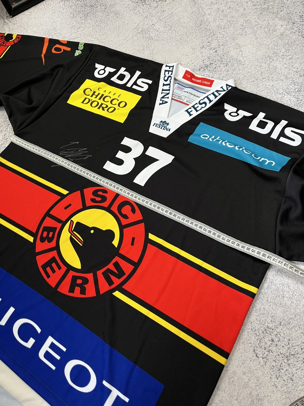 NHL Rare SC Bern Ice Hockey Jersey NHL CCM Schmutz #37 Signed Size US XXL / EU 58 / 5 - 3 Thumbnail