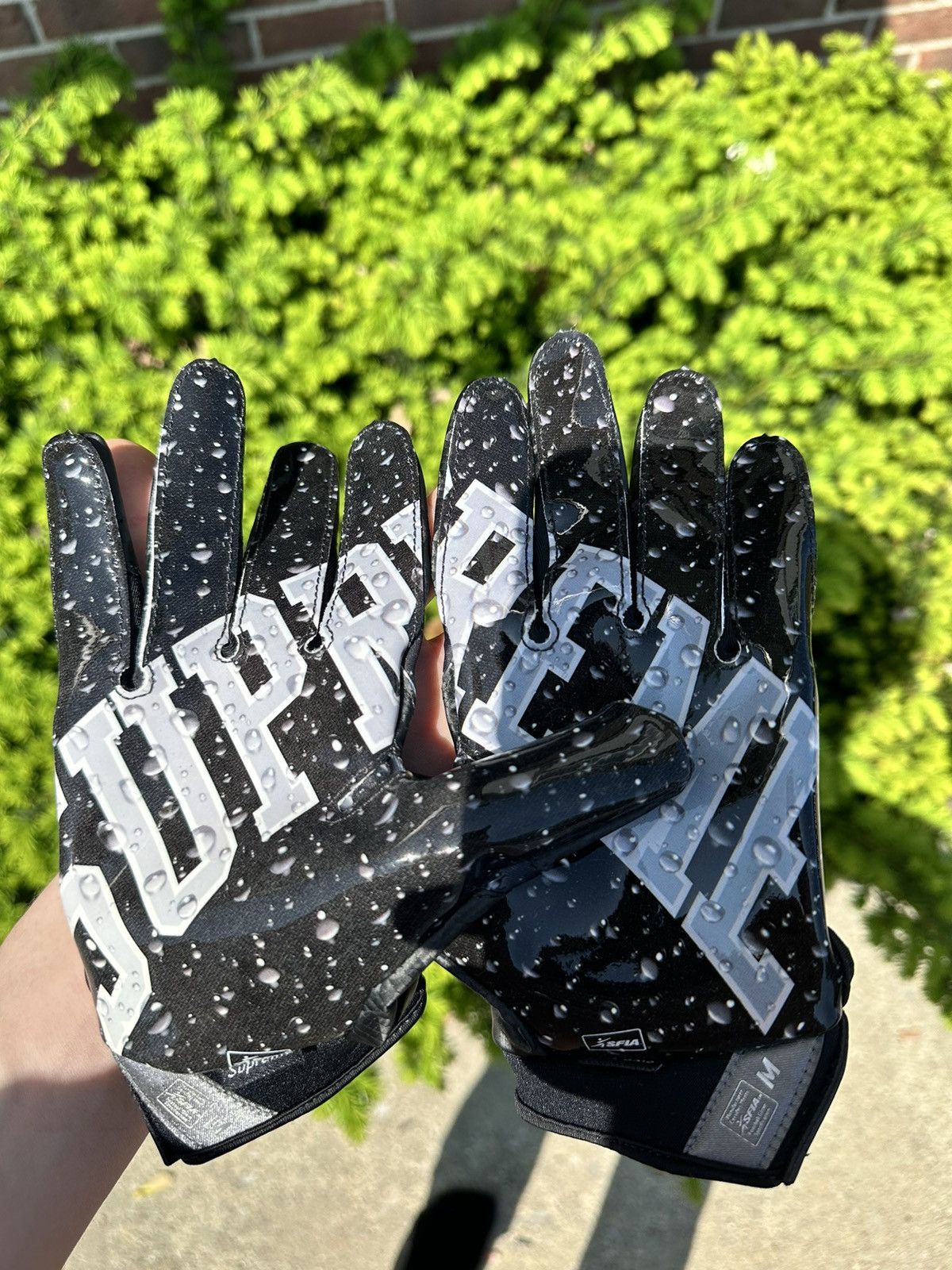 Supreme nike shops gloves