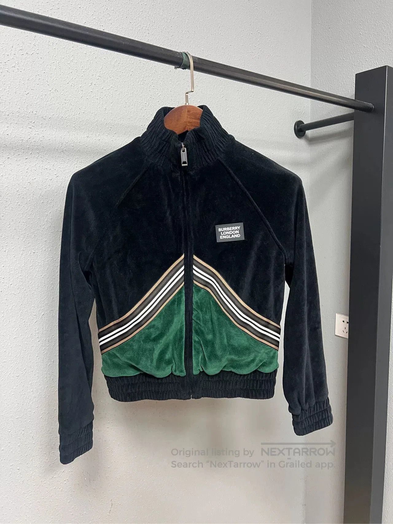 Burberry Burberry Velvet Jacket. Size XS / US 0-2 / IT 36-38 - 1 Thumbnail