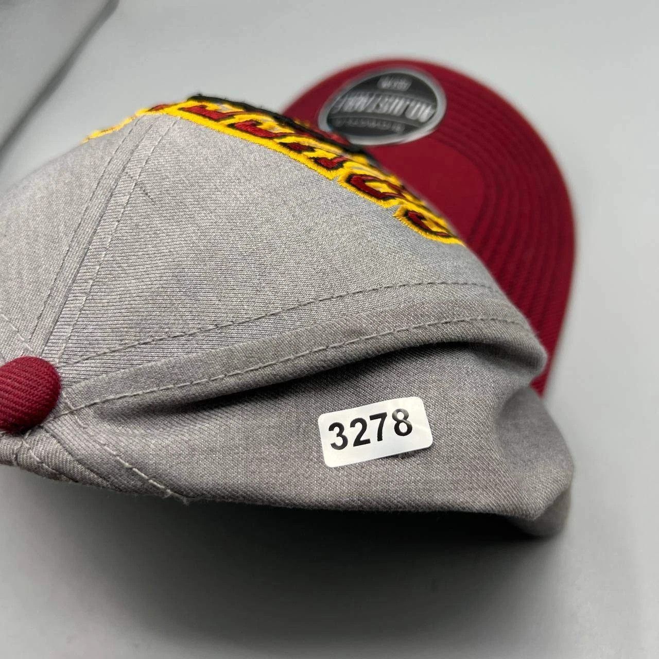 Other Gryffindor Harry Potter Hat Embroidered Bioworld Snap Back Size ONE SIZE - 8 Thumbnail