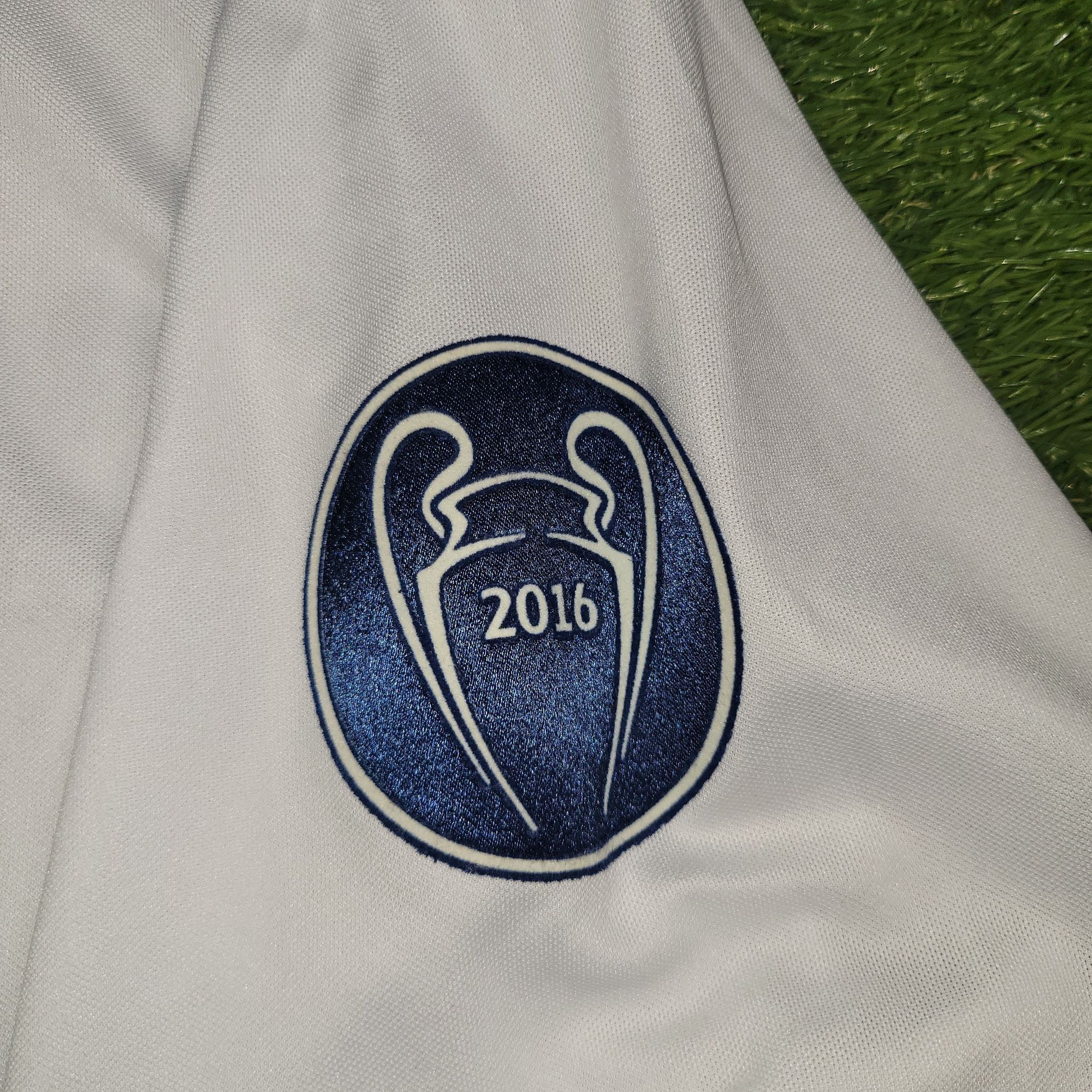 Adidas Cristiano Ronaldo Real Madrid 2016 2017 Soccer Jersey XL Size US XL / EU 56 / 4 - 5 Thumbnail