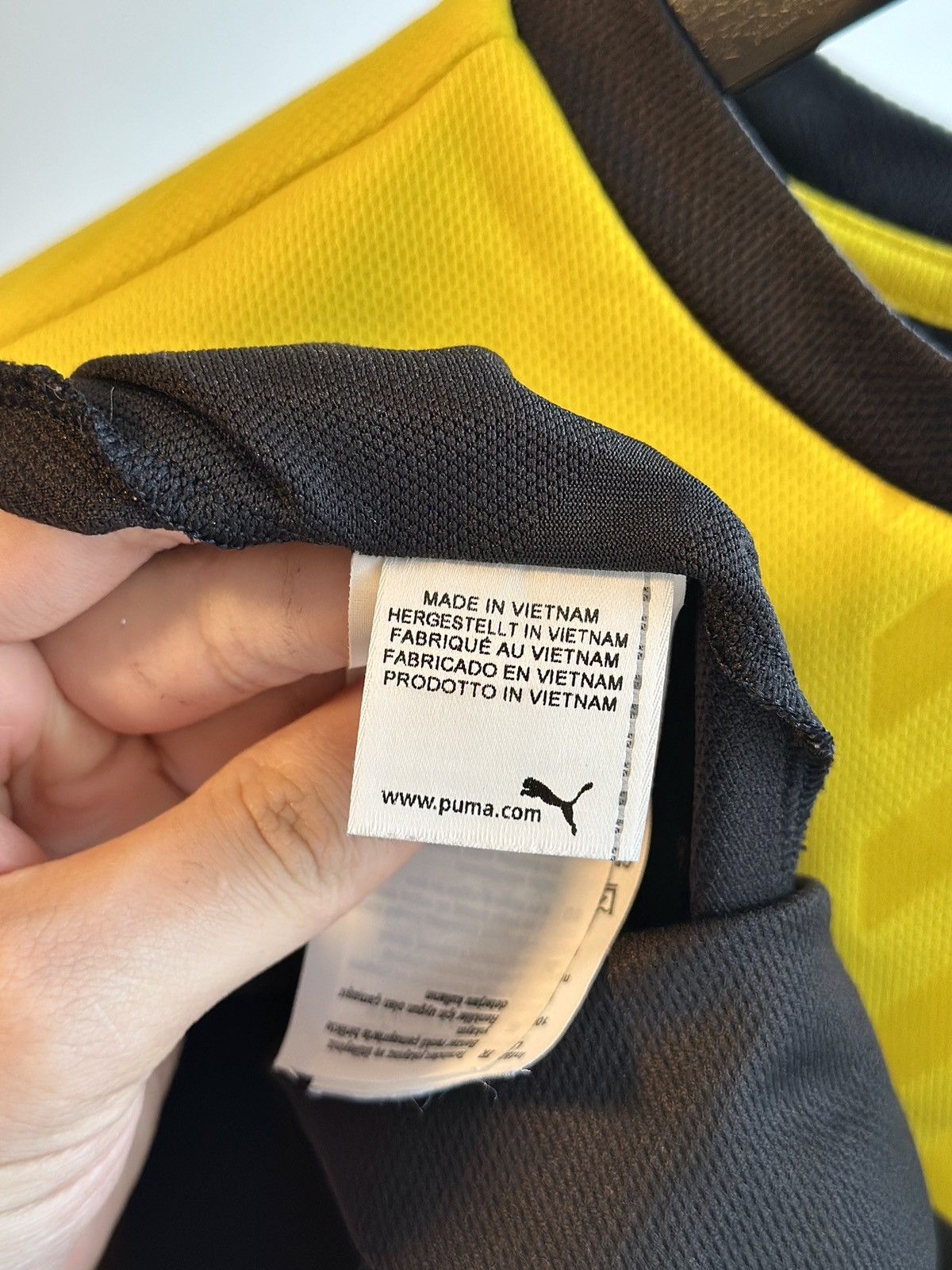 Puma BVB BORUSSIA DORTMUND TRICOT SIZE M-L Size US L / EU 52-54 / 3 - 4 Thumbnail
