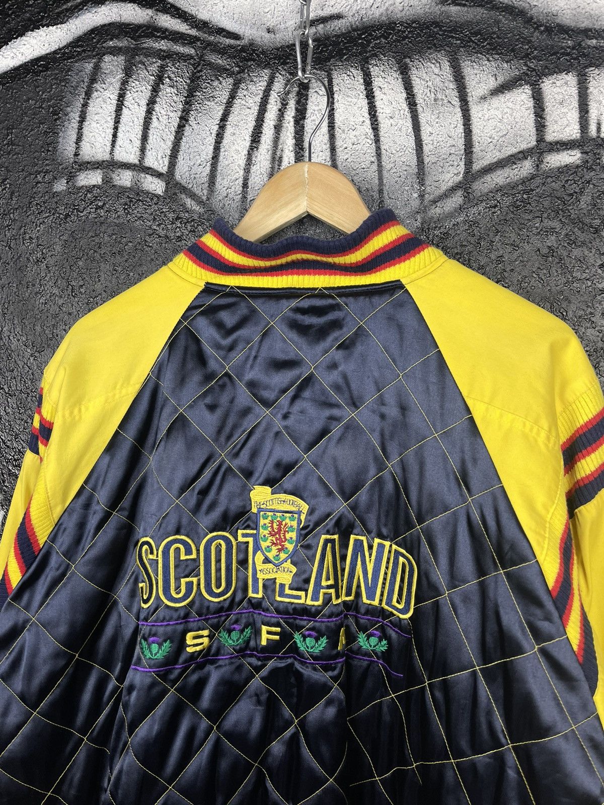 Umbro × Vintage Vintage Umbro FC Scotland 1994-96 Varsity Bomber Jacket Size US L / EU 52-54 / 3 - 8 Thumbnail