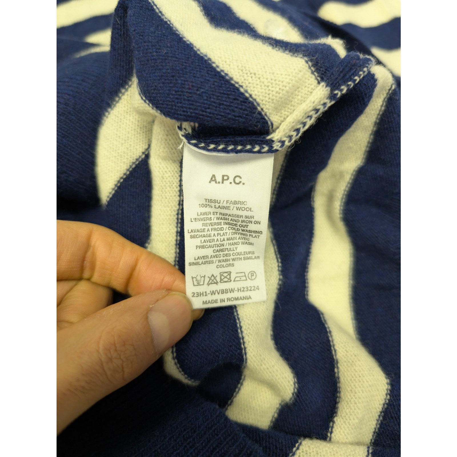 A.P.C. o1rshd1 CC20 Men's Ismael Striped Crew Knit sweater in Navy Size US M / EU 48-50 / 2 - 17 Thumbnail