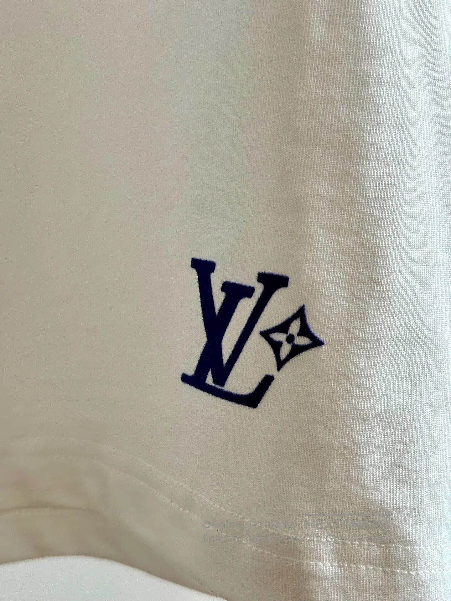 LVXWA lv earth velvet print t-shirt. Size US M / EU 48-50 / 2 - 4 Thumbnail