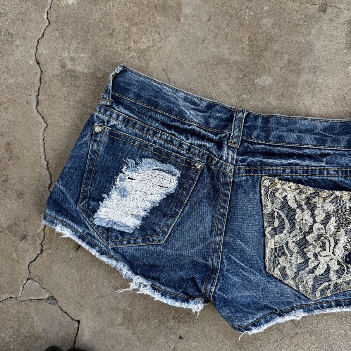 Vintage Vintage Y2K Denim Sexy Mini Shorts Size 25" / US 0 / IT 36 - 5 Thumbnail