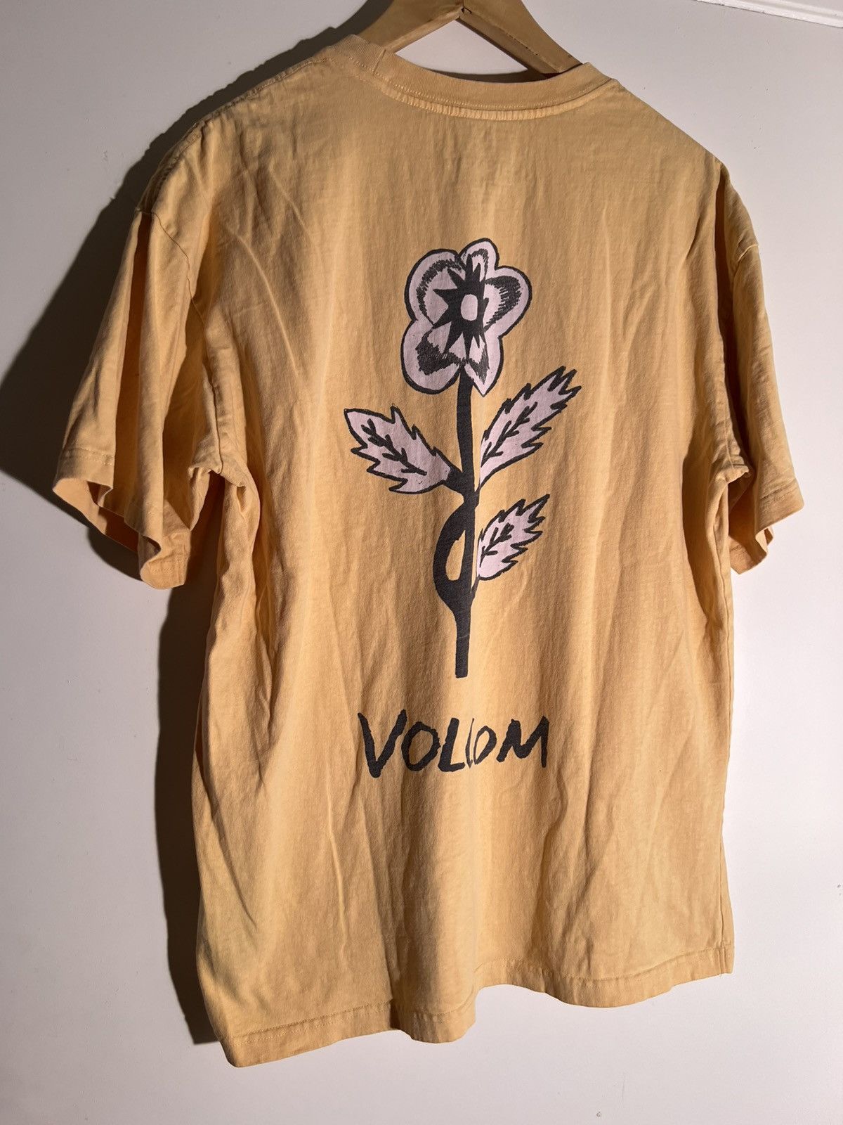 Vintage Y2K 2000’s Volcom Post Boring Flower Woman Cat Skater Shirt Size US M / EU 48-50 / 2 - 2 Thumbnail