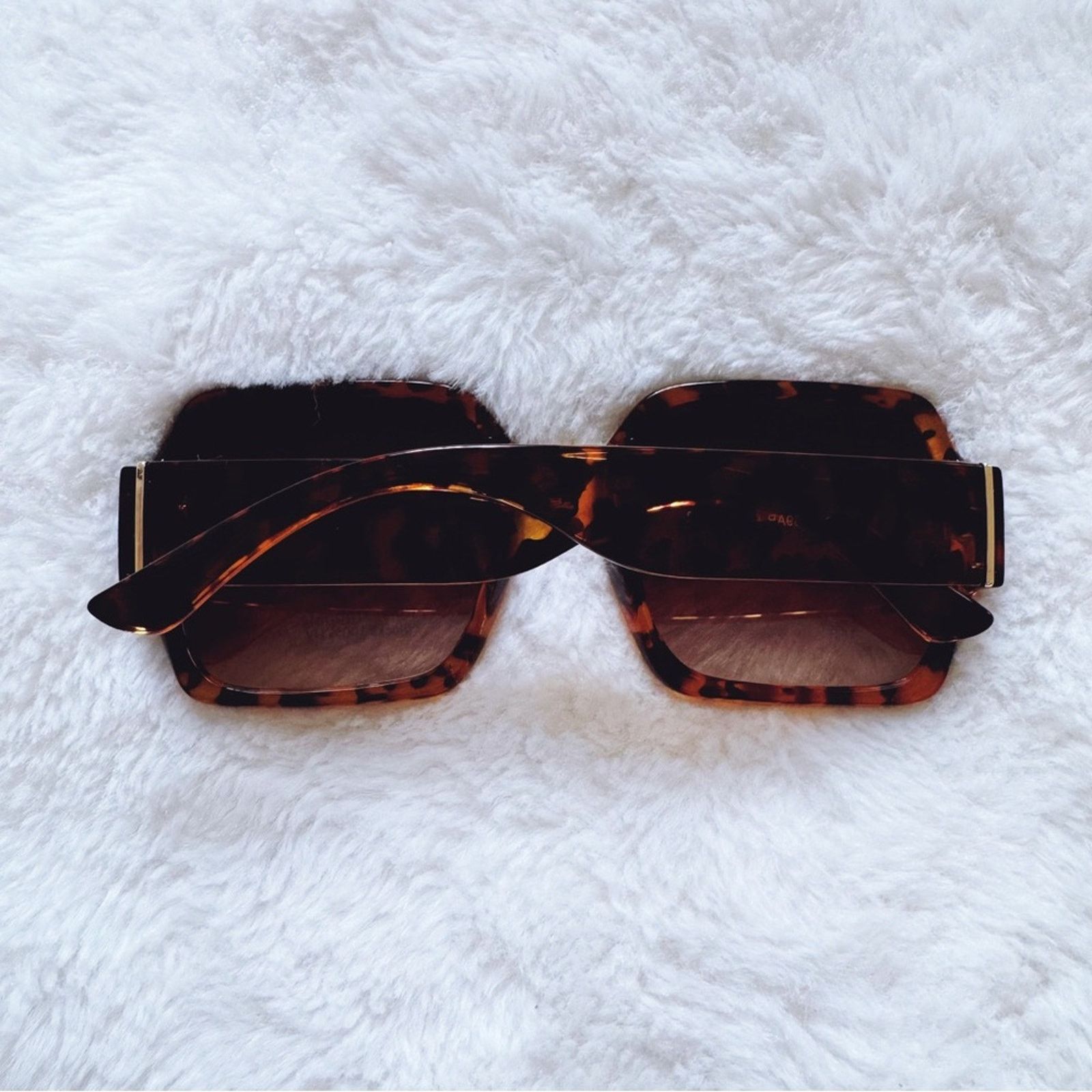 Other Layla Tortoise Brown Sleek Square Sunglasses Size ONE SIZE - 12 Thumbnail