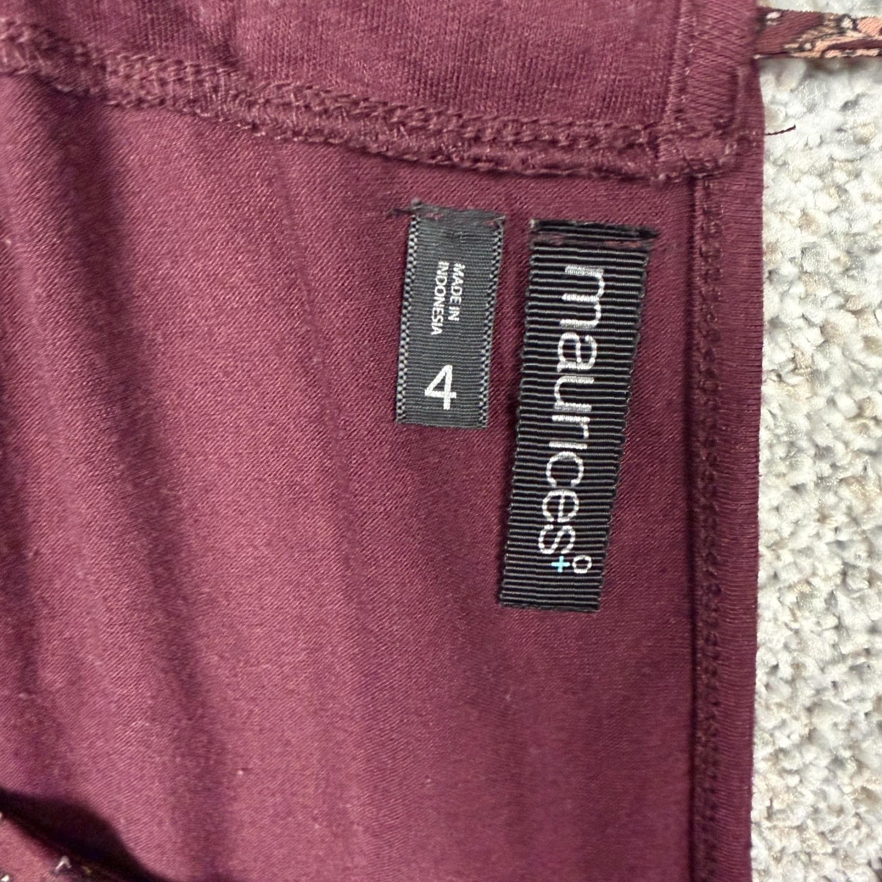 Vintage Maurices Camisole Tank Top + Plus 4 Maroon Geometric Boho Chic Festival Tribal Indie Shirt Women Sleeveless V-Neck Strappy Sleeve Lined Relaxed Size S / US 4 / IT 40 - 4 Thumbnail